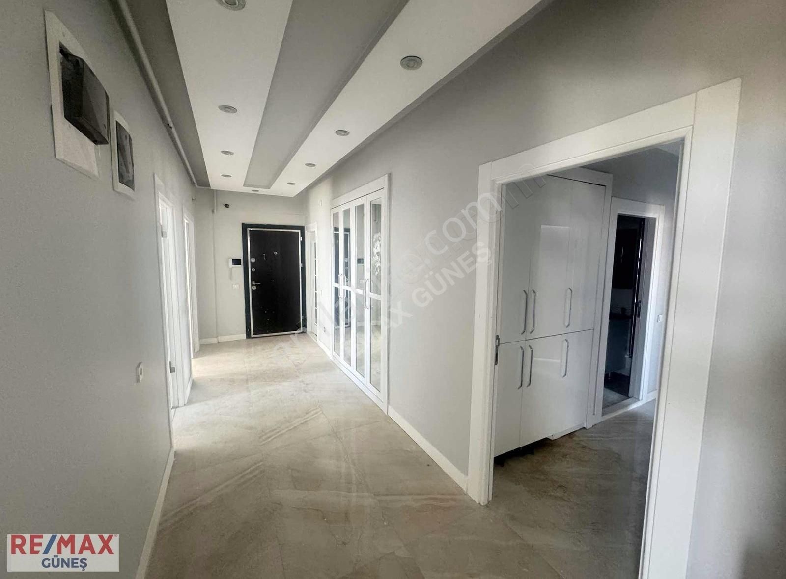 Yeşilyurt Bostanbaşı Satılık Daire Avrasya Konakları'nda Remax Güneş'ten 3+1 Daire