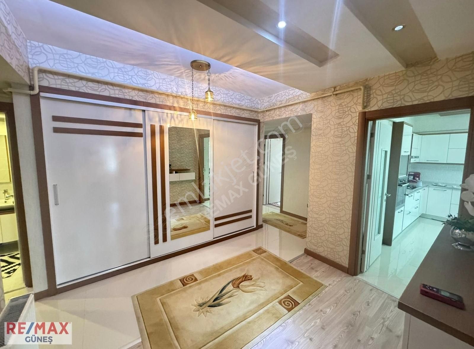 Yeşilyurt Bostanbaşı Satılık Daire Golden Line Sitesi'nde Remax Güneş'ten 3+1 Ara Kat Daire