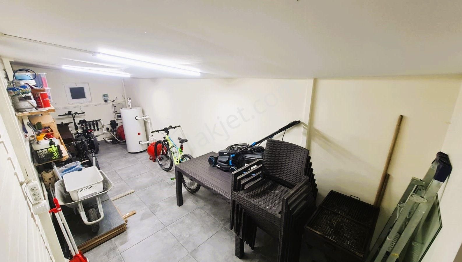 Tekirdağ Saray Da 325 M2 Arsa İçinde Müstakil 4+1 Eşyalı Villa - Görsel 33
