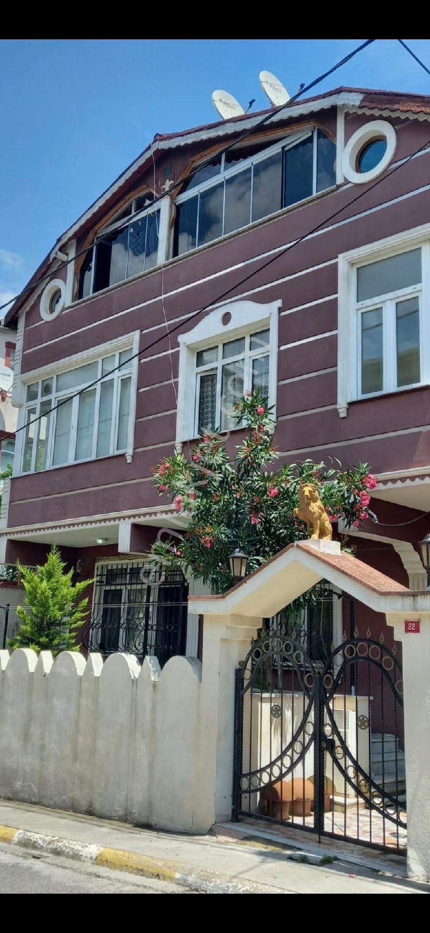 Pendik Esenyalı Satılık Bina Pendik Esenyalıda 3 Katlı Bina