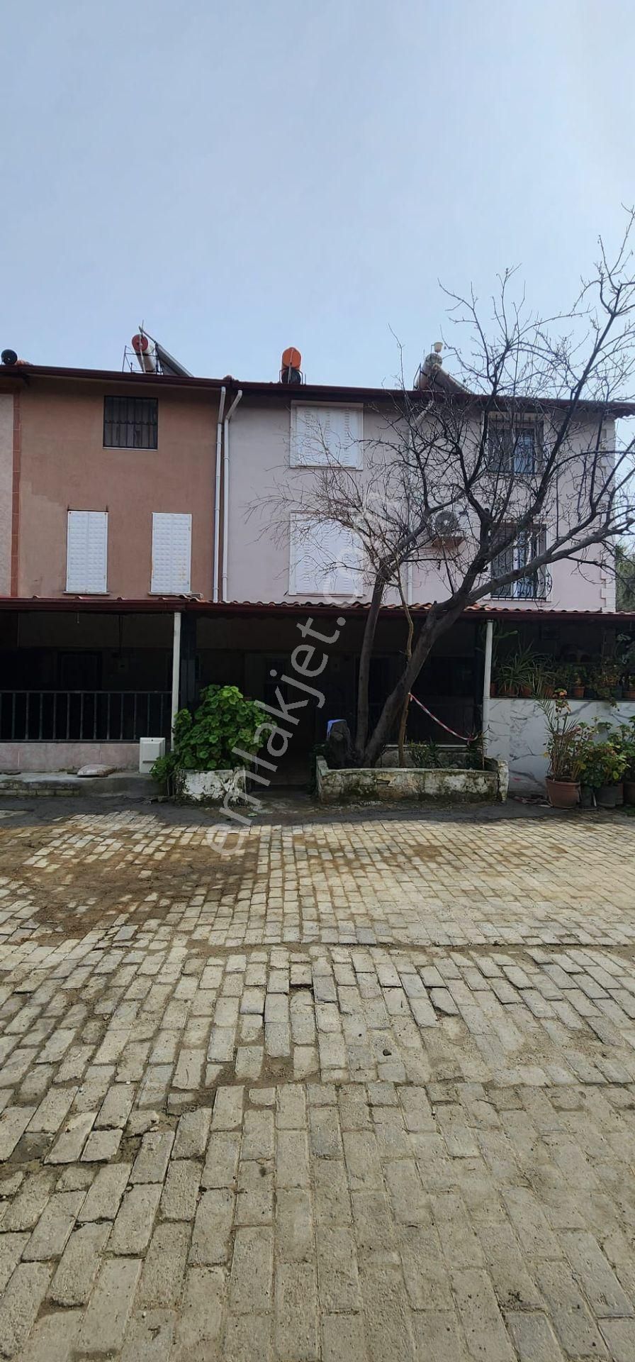 Kuşadası Kadınlar Denizi Satılık Villa Acıl Satılık 5+1 Vılla Plaja Yurume Mesafesinde