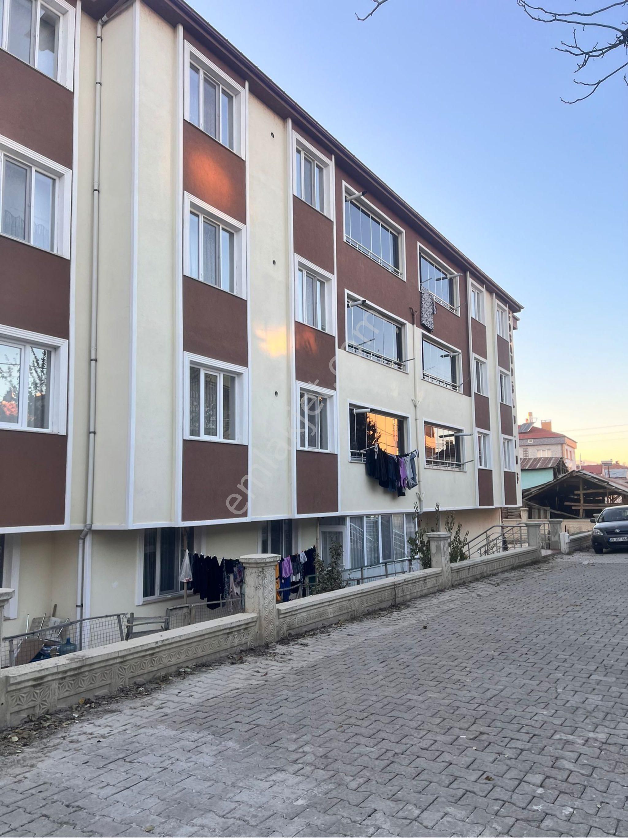 Kelkit Büyükcami Satılık Daire Büyükcami Mahallesi 3 + 135 Metre²