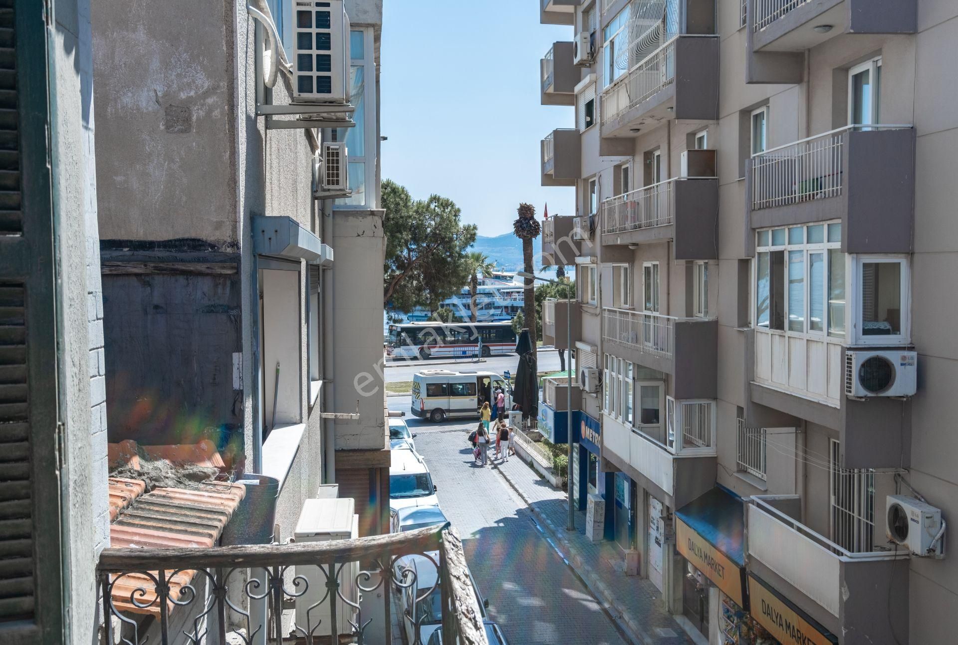 Karşıyaka'nın Merkezinde Müstakil Satılık Köşk - Görsel 13