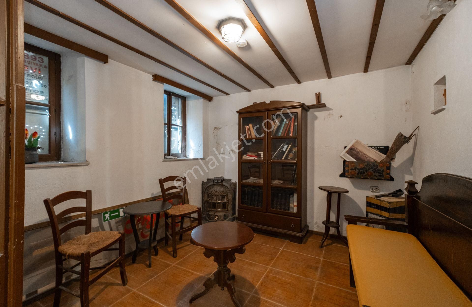 Karşıyaka'nın Merkezinde Müstakil Satılık Köşk - Görsel 20