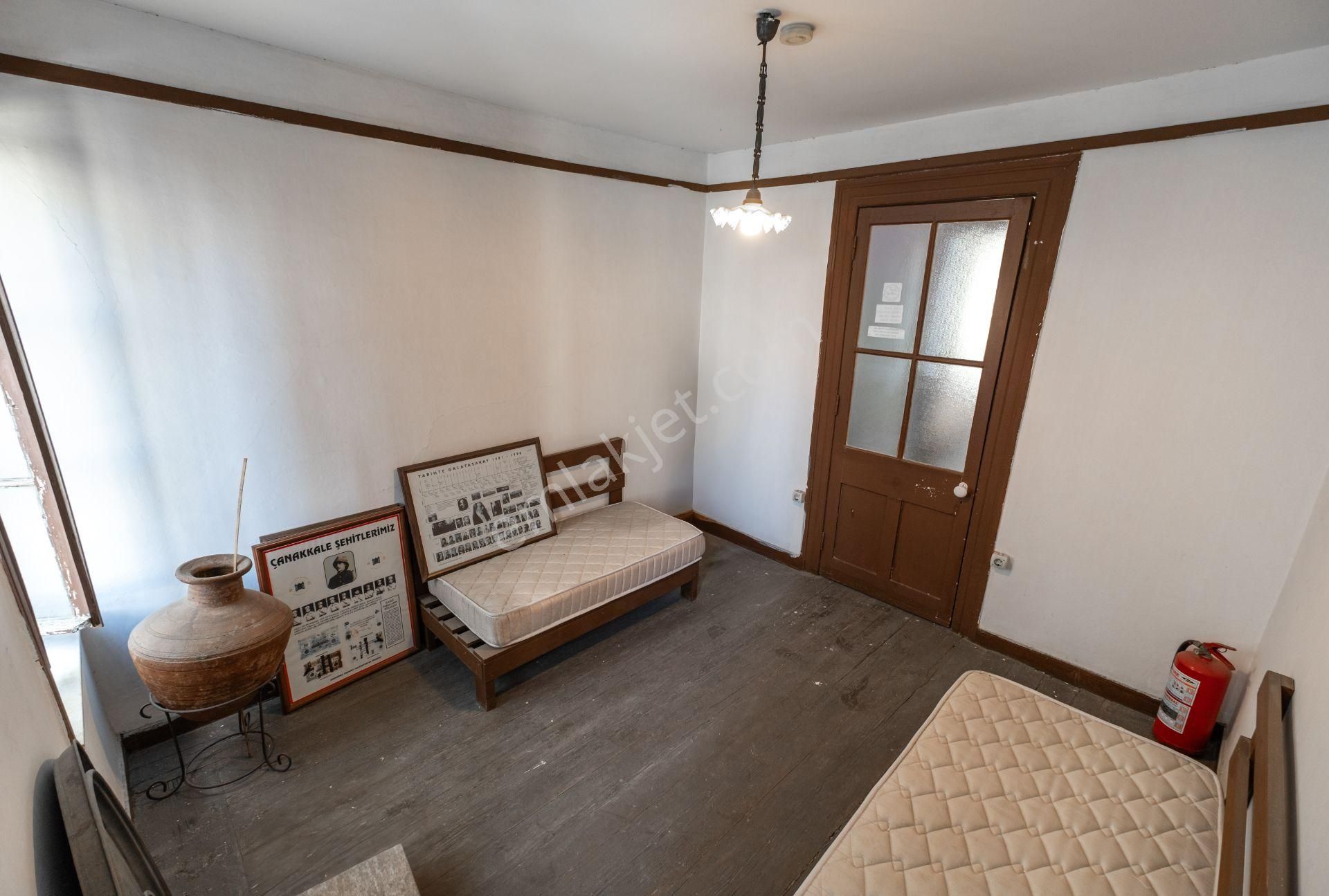 Karşıyaka'nın Merkezinde Müstakil Satılık Köşk - Görsel 10