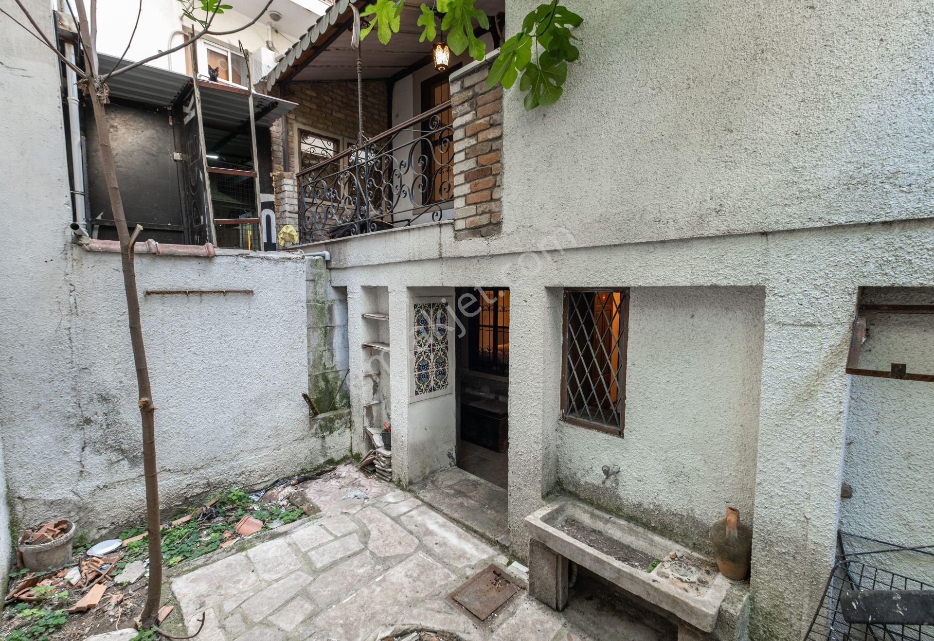 Karşıyaka'nın Merkezinde Müstakil Satılık Köşk - Görsel 26