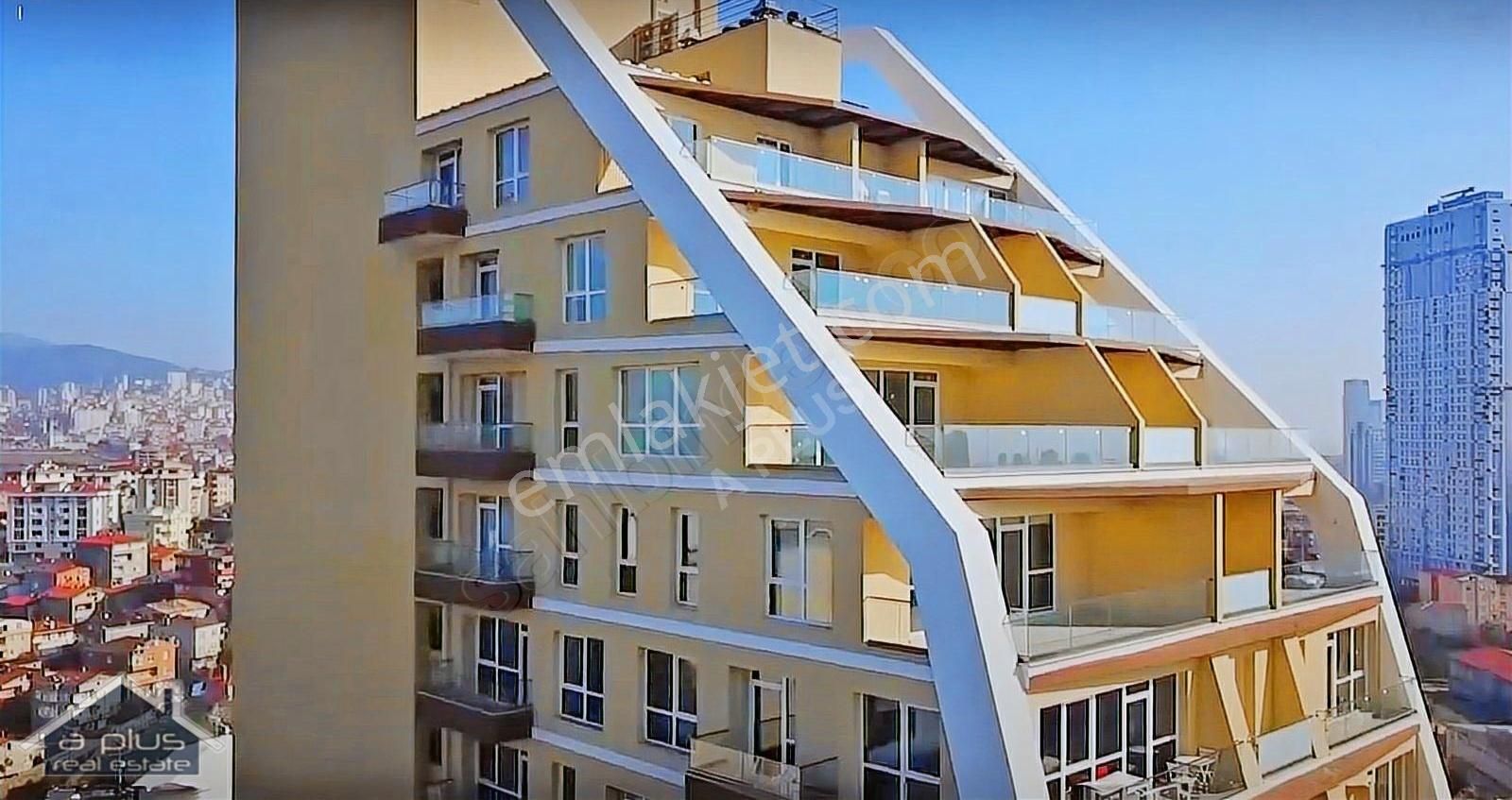 Kartal Soğanlık Yeni Site İçerisinde Satılık Daire Çukurova Balkon Büyük Tip Teraslı Adalar Manzaralı 180m2