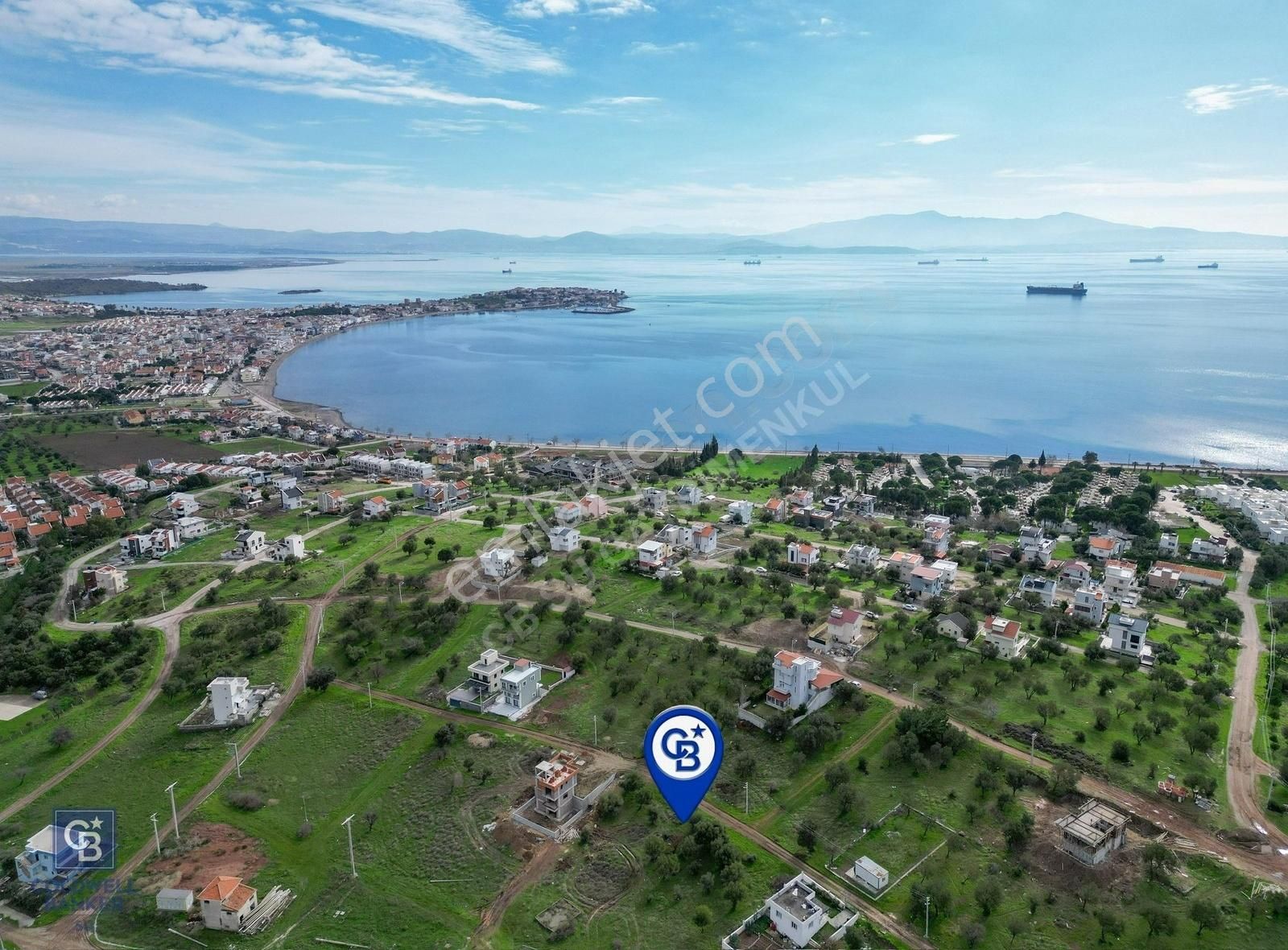 İzmir Dikili Satılık Villa İmarlı Dikili Çandarlı Özlem Sitesinde Merkeze Yakın 350 M2 Arsa