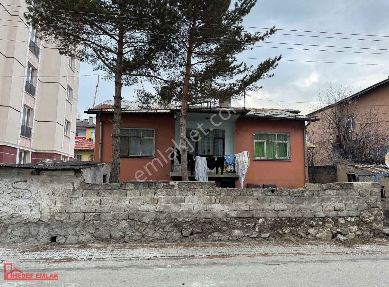 Sivas Merkez Dörteylül Satılık Müstakil Ev Hedef Emlak'tan 4 Eylülde 322 M2 Müstakil Ev Ve Arsa