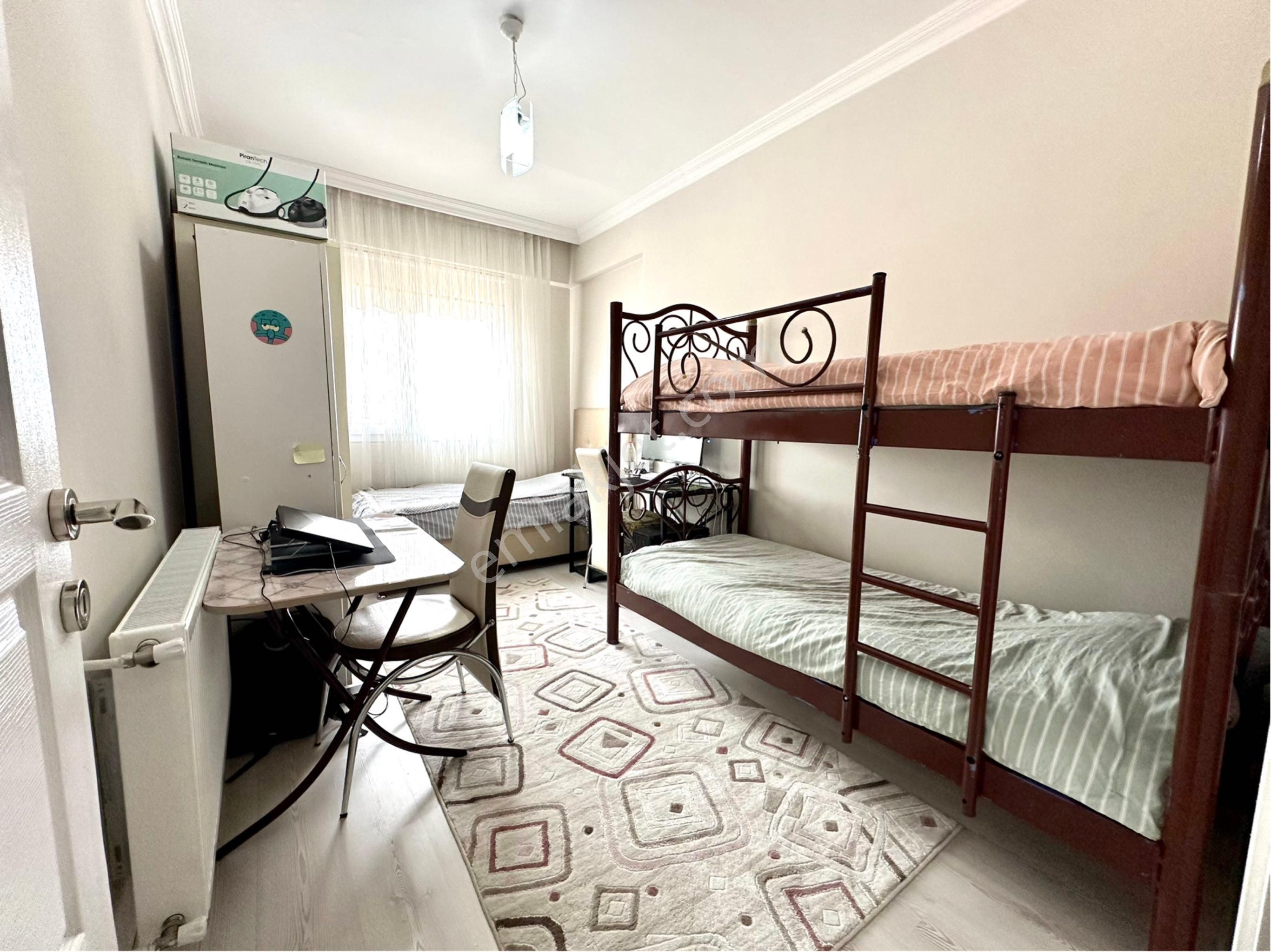 Yenişafakta Asansörlü Arakat 2 Balkonlu 120 M2 2+1 Daire - Görsel 15