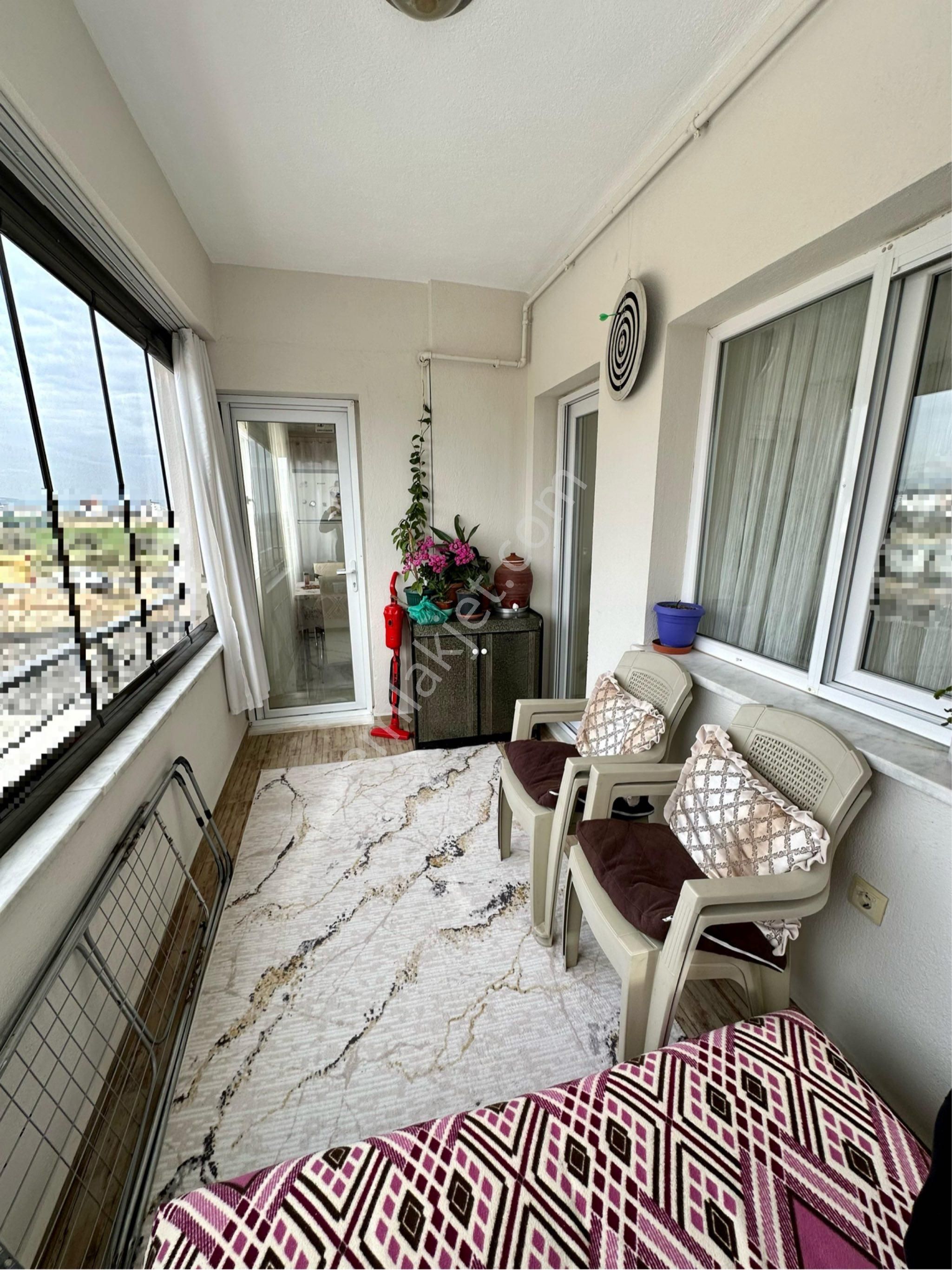 Yenişafakta Asansörlü Arakat 2 Balkonlu 120 M2 2+1 Daire - Görsel 6