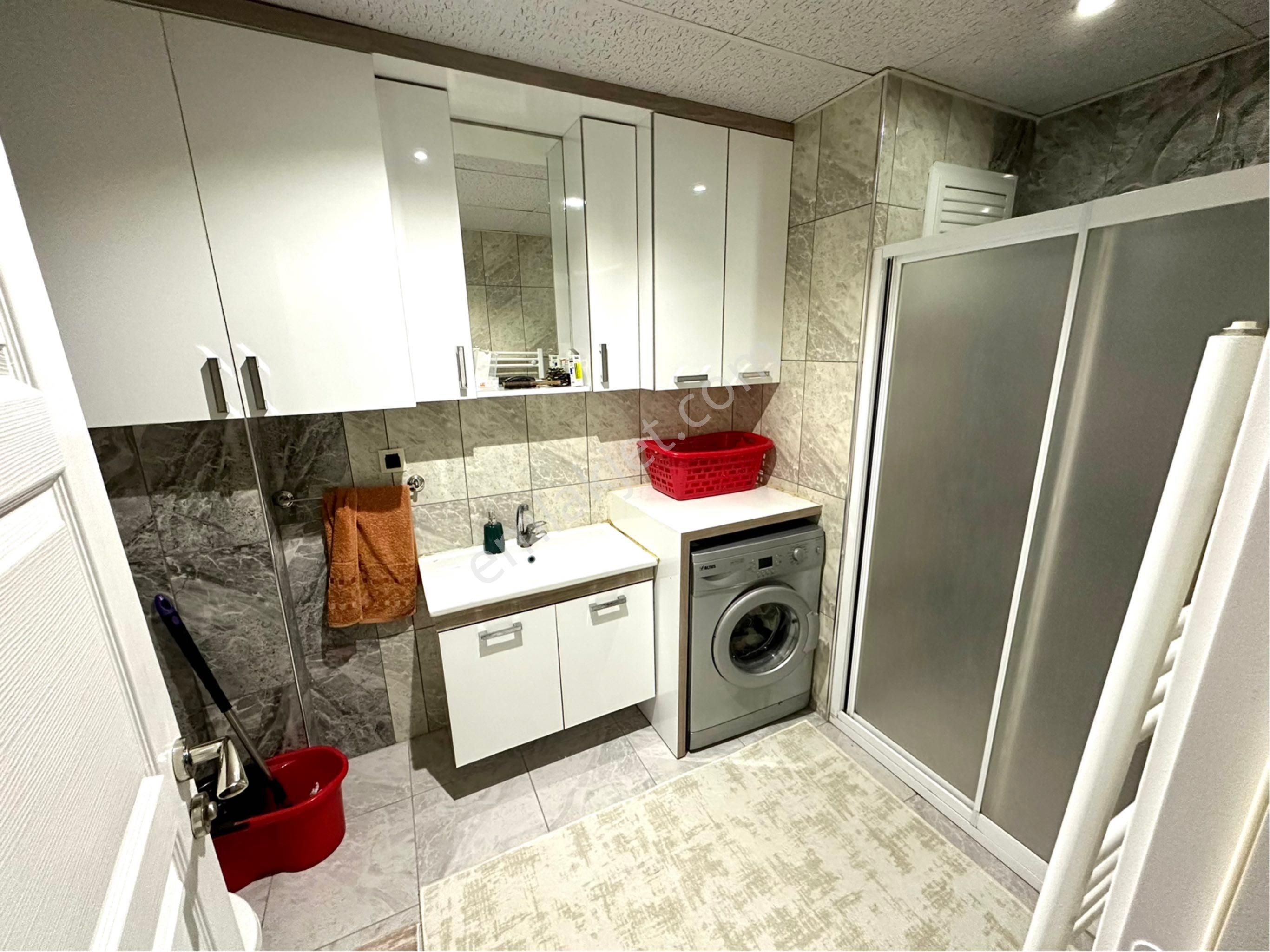 Yenişafakta Asansörlü Arakat 2 Balkonlu 120 M2 2+1 Daire - Görsel 4