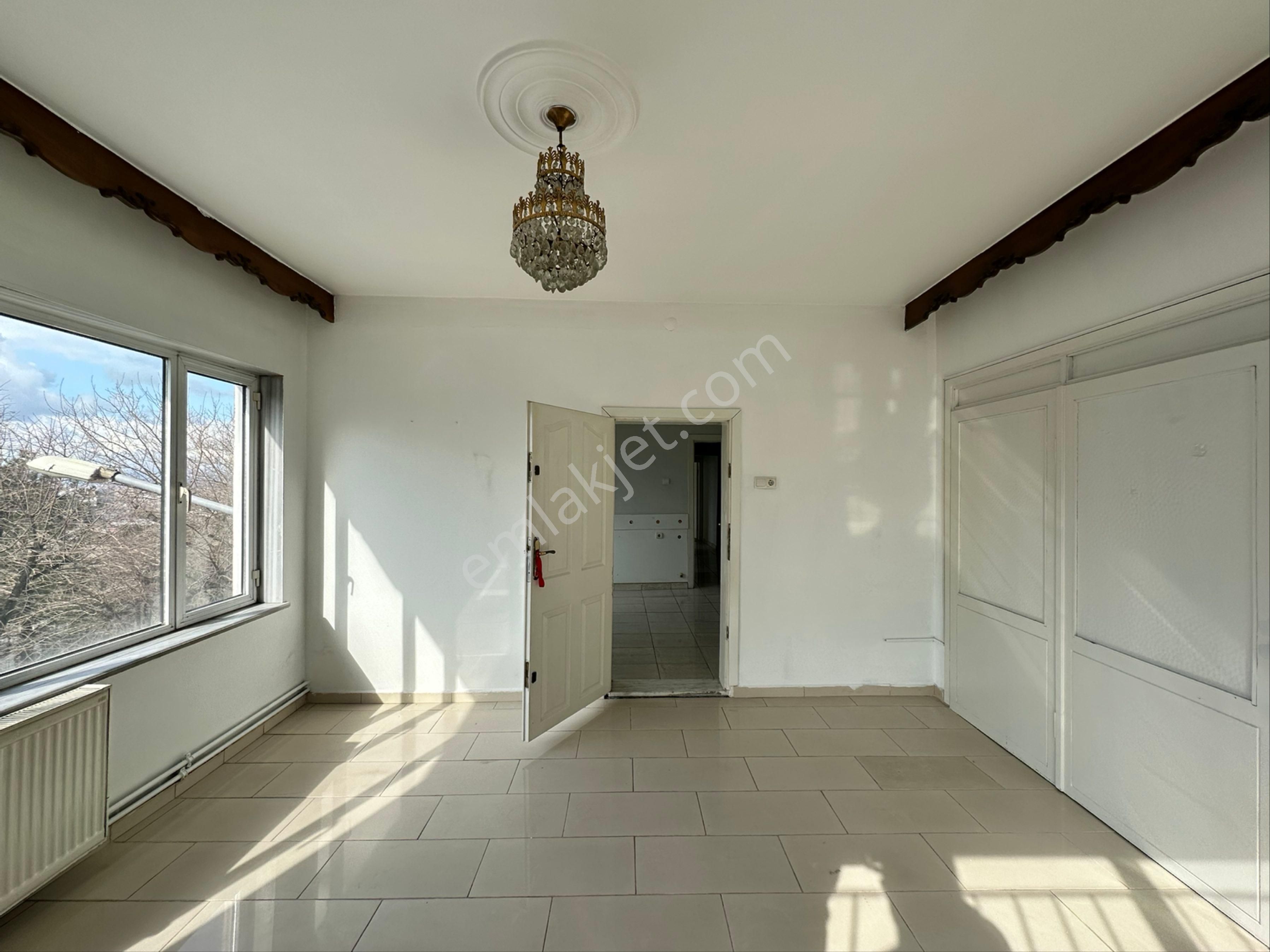 Çekirge Uludağ Cadde Üzeri Satılık Bina 4 Katlı - Görsel 32