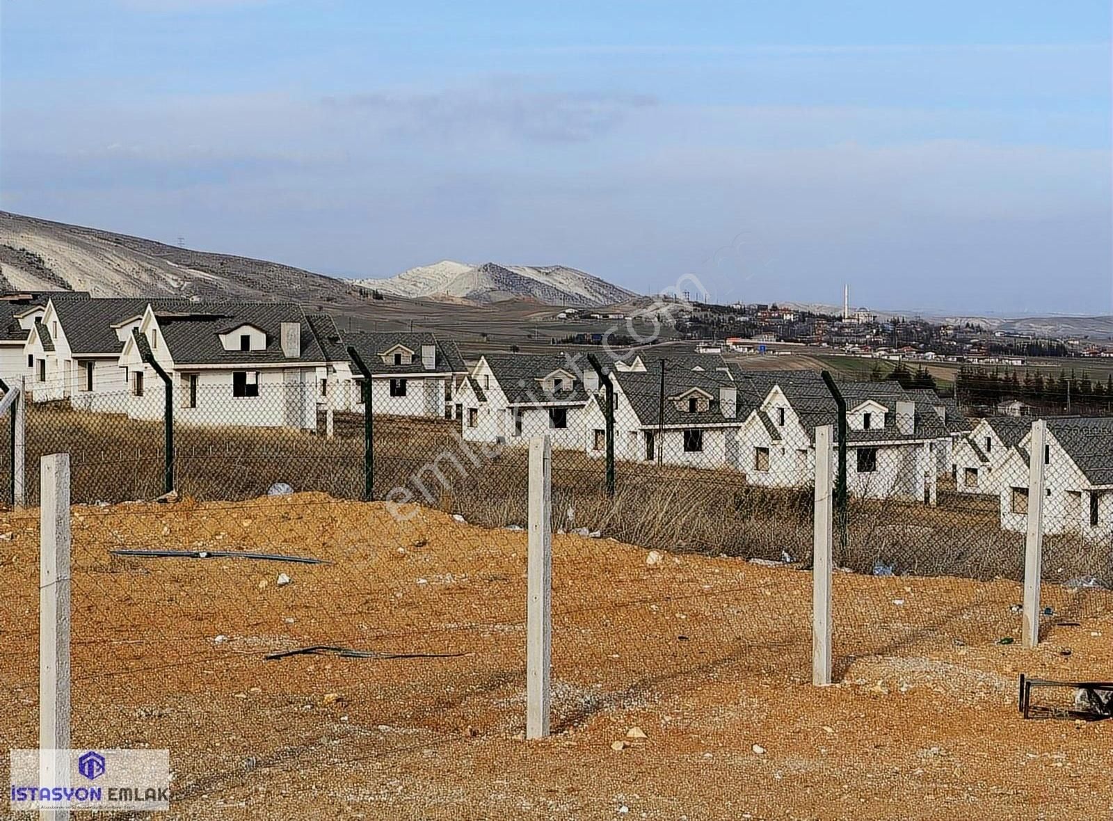 Ankara Sincan Satılık Villa İmarlı Sincan Yenikent Kayı Köyünde İmarlı 300 M2 Tapulu Arsa