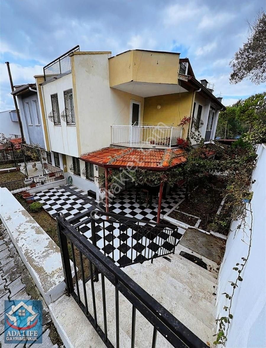 Kuşadası Soğucak Satılık Villa Kuşadası Soğucakta 3+1 Eşyalı Satılık Deniz Manzaralı Villa