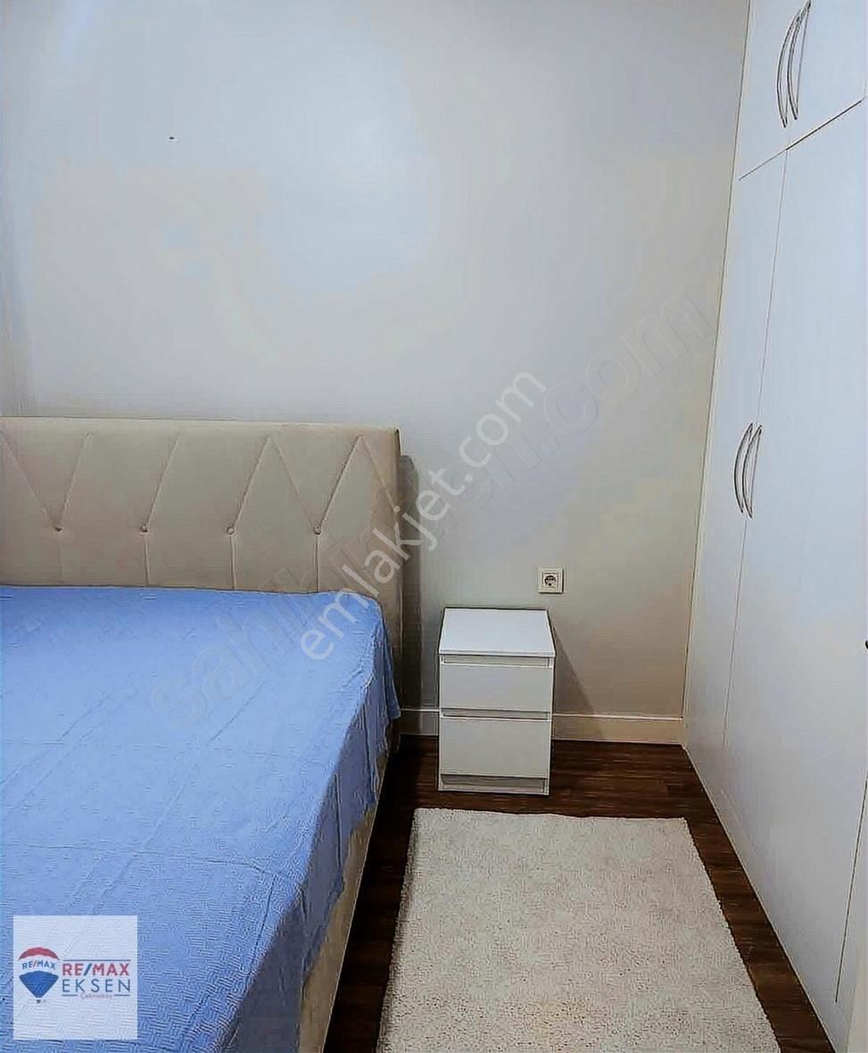 Zeytinburnu Maltepe Kiralık Daire Emine Göktürk,den İnistanbul,da Havuz Manzaralı Balkonlu 1+1