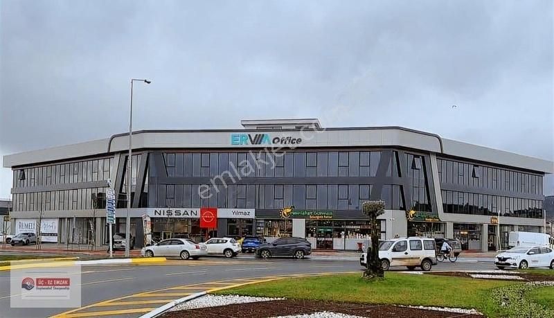 Serdivan Arabacıalanı Kiralık Ofis Erva Plaza'da Tabela Değeri Yüksek 1+0 75 M2 Mükemmel Köşe Ofis