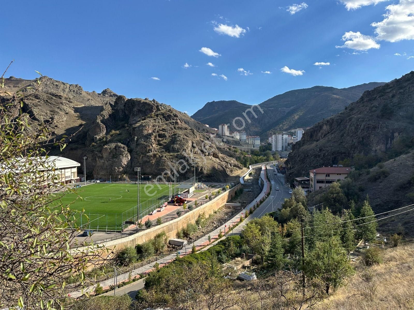 Gümüşhane Merkez Özcan Satılık Konut İmarlı Gümüşhane Merkezde, Ana Yol Üzeri, Stadın Karşısında İmarlı