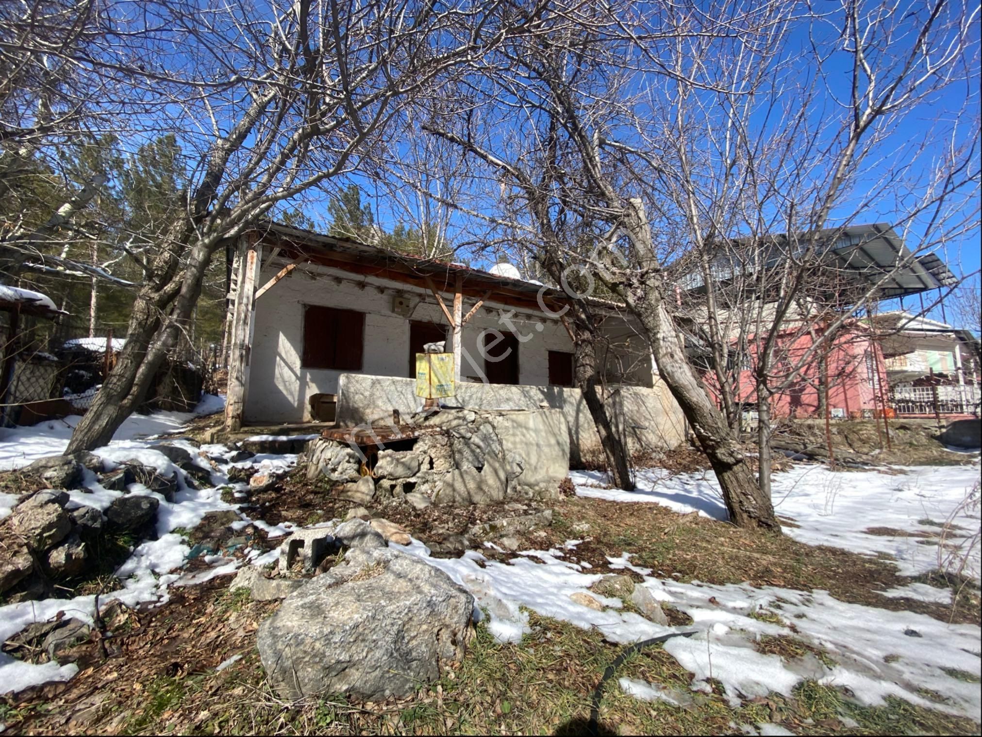 Pozantı Akçatekir Satılık Konut İmarlı House’dan Tekir Yaylasında Satılık Arsalı Ev