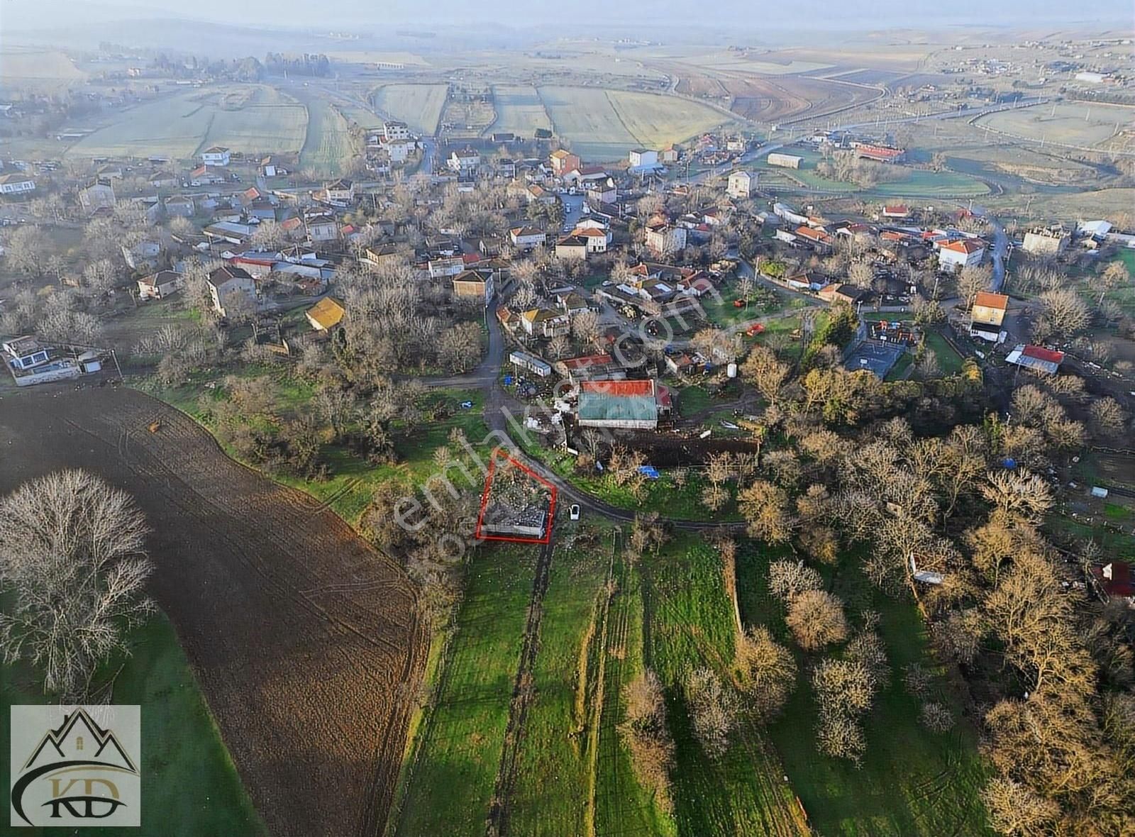 Arnavutköy Hacımaşlı Satılık Tarla Arnavutköy Hacımaşlıda Satılık 300m2 Köyün İçinde Köşe Başı Arsa