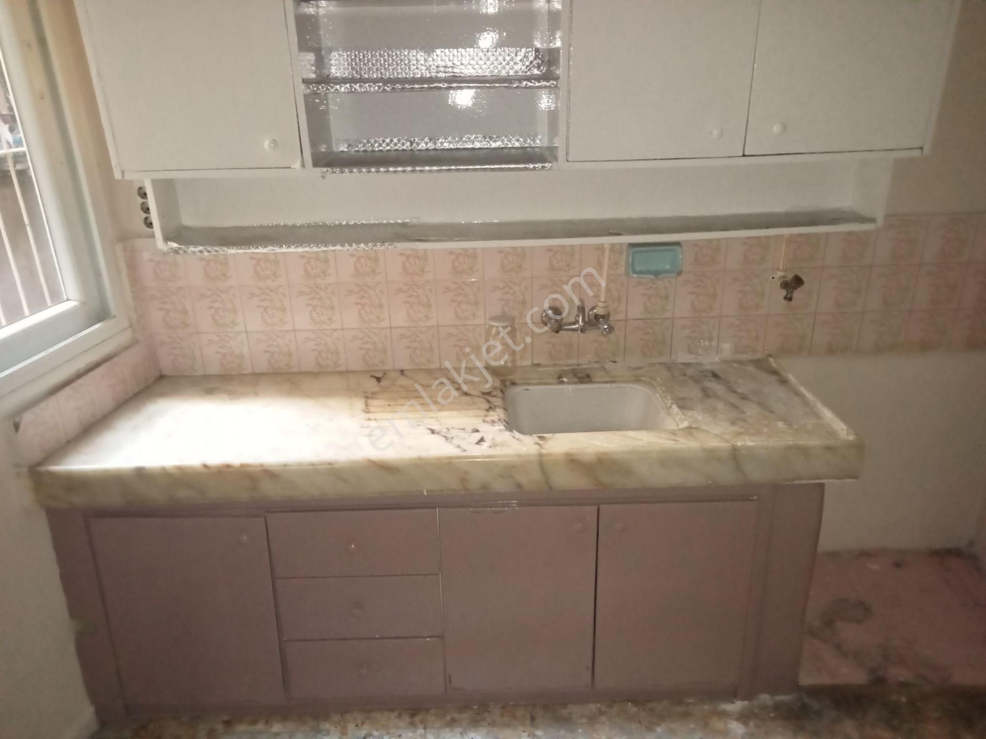 Seyhan Yeşilyurt Kiralık Müstakil Ev Yeşilyurtta 2+1 Boyası Yeni Yapılı 11500tl..demir Şebekeli 2 Kat.