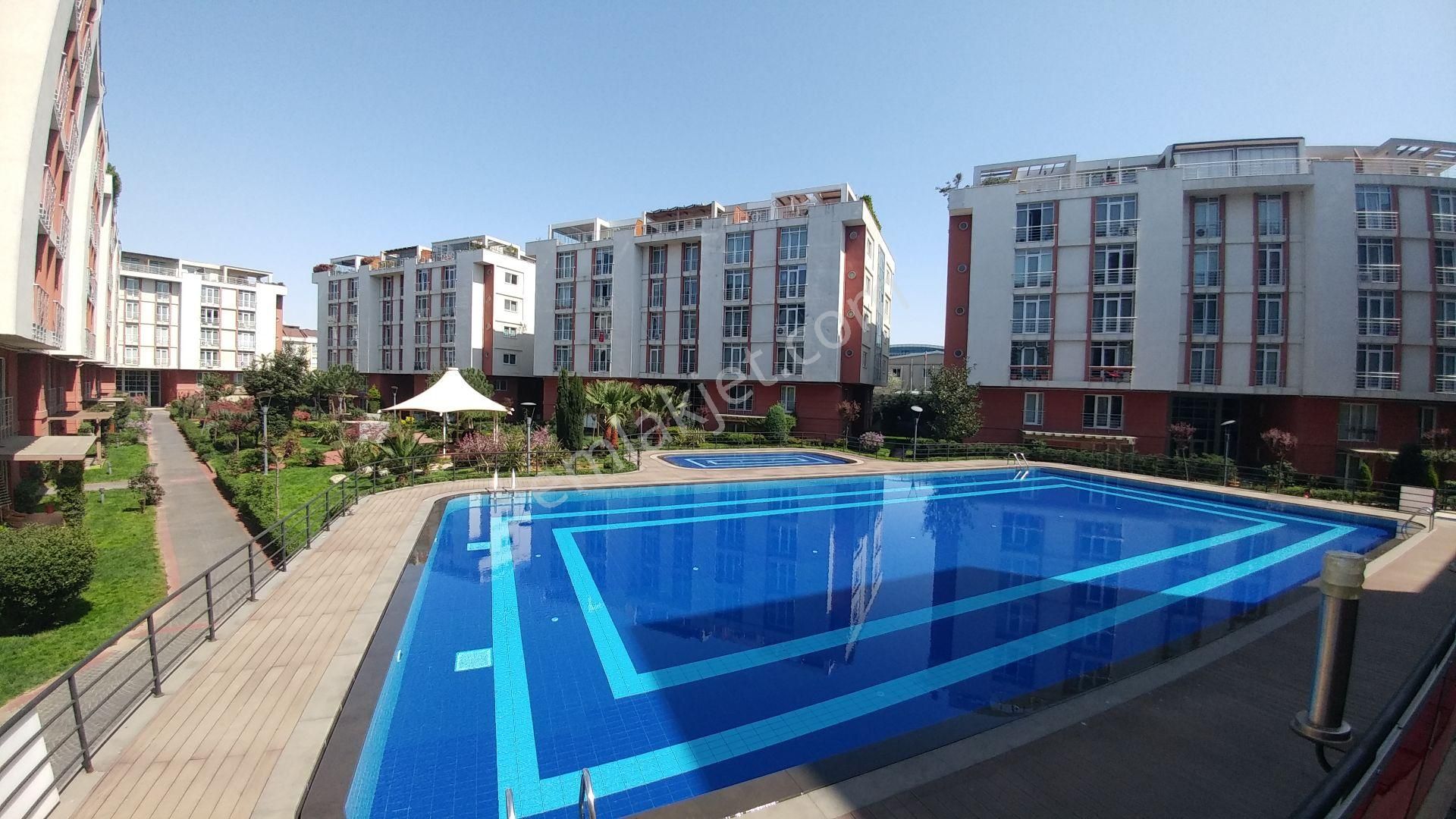 Sancaktepe Meclis Site İçerisinde Satılık Daire Seeworld Simplicity 2+1 Satılık Daire 124m2 Simpli City