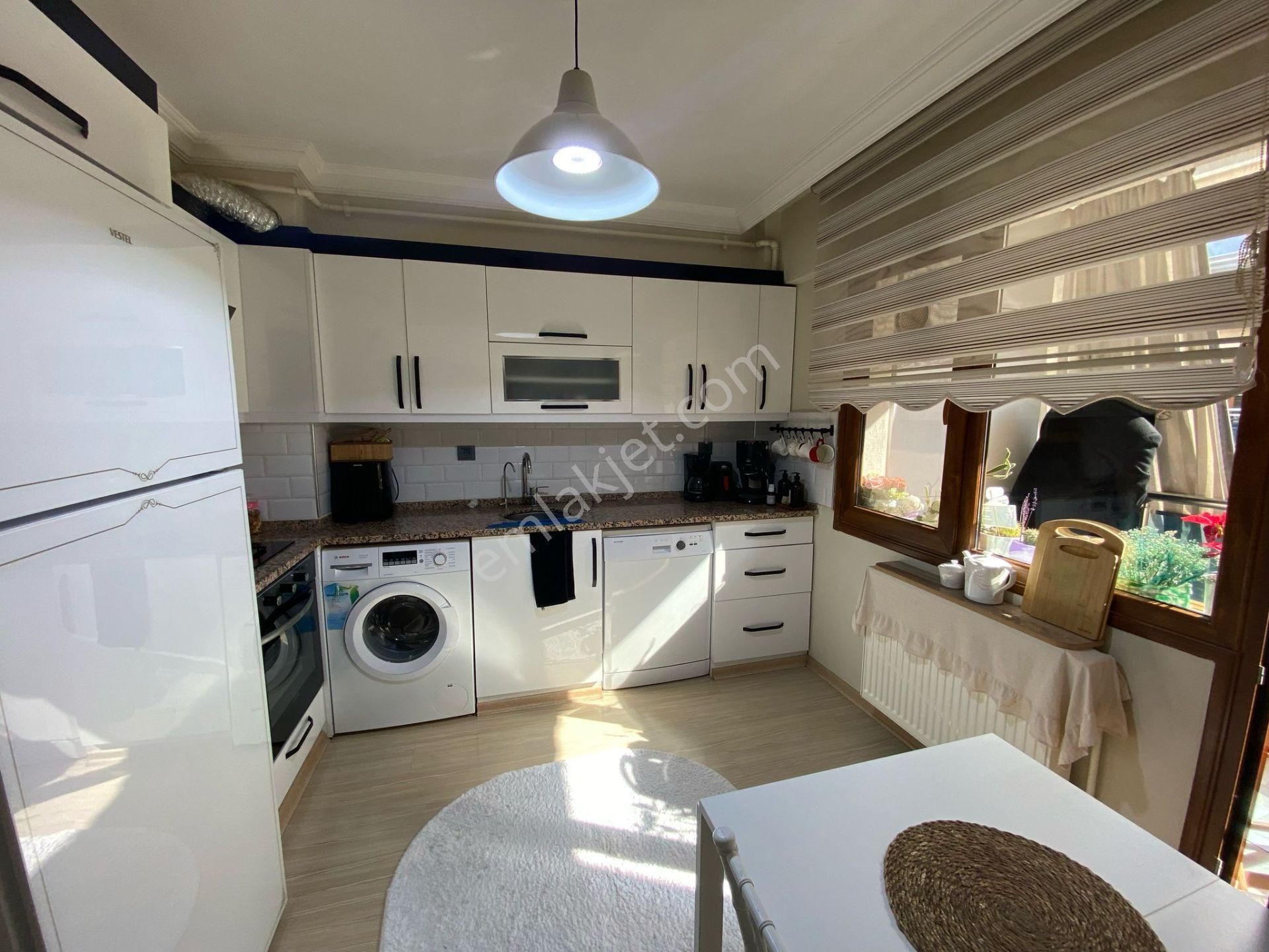🏡muradiye Mahallesi 🏡 ✅3+1 125 M2 3 Katlının 2 Katı ❇️ Açık Mutfak ❇️kombi Petekli