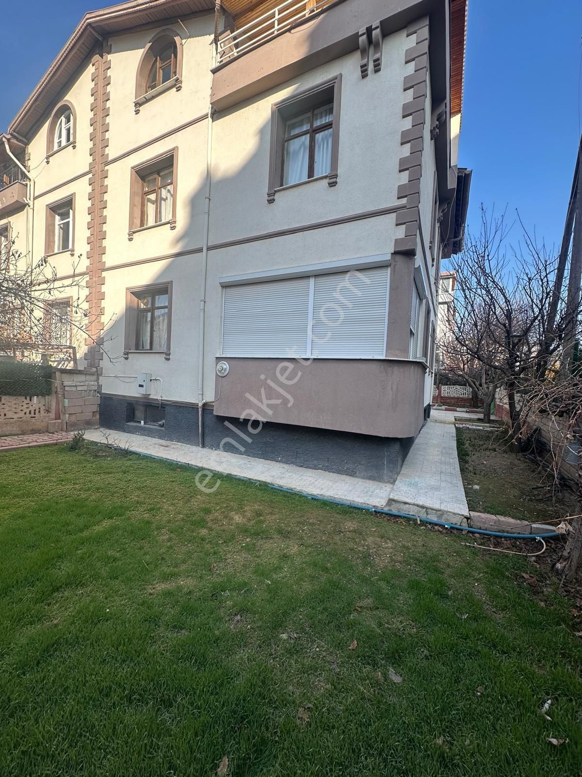 Selçuklu Beyhekim Satılık Daire Beyhekim Mahallesi Şafak Caddesi Üzerinde 5+1 Müstakil Satılık Villa