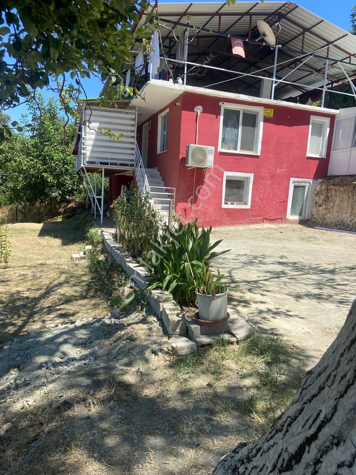 Alanya Dim Uzunöz De Satılık Göl Manzaralı Müstakil Bahçeli Ev