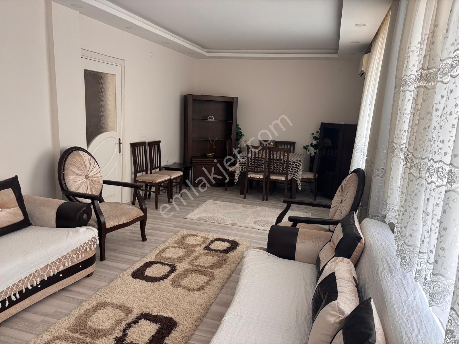 İzmir Buca Eşyalı Kiralık Daire Buca Şirinyer,de 3+1 Ful Eşyalı Bakımlı Daire