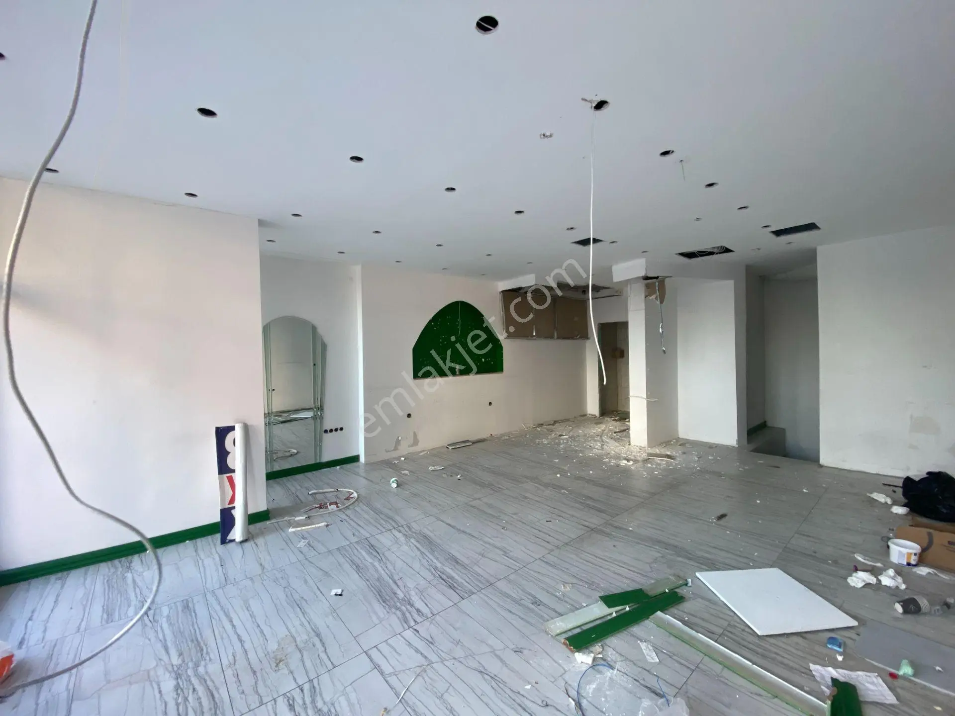 Toros Caddesi Yakın 140 M2 Zemin+bodrum Hasarsız İskanlı Kiralık İşyeri - Görsel 4