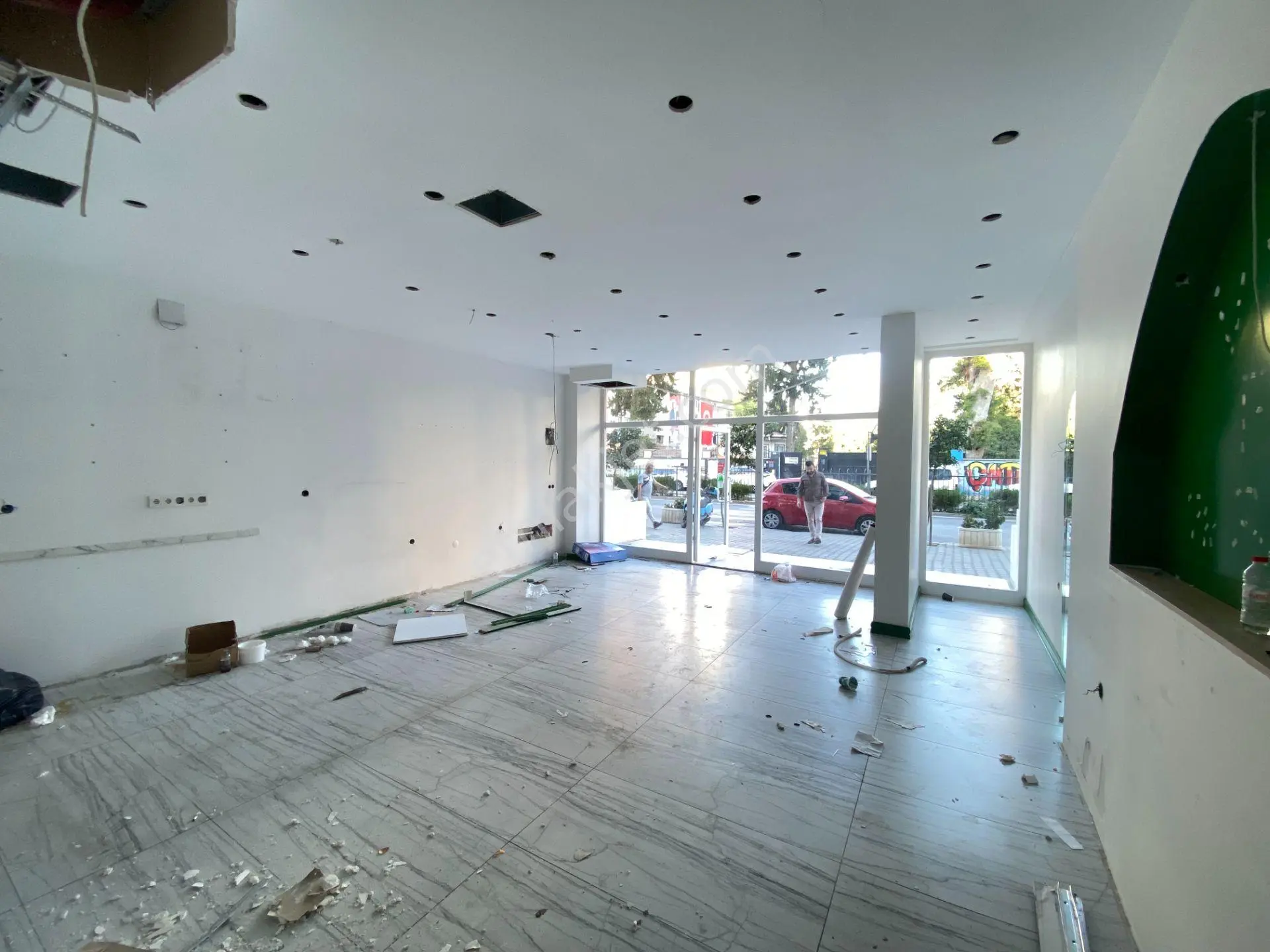 Toros Caddesi Yakın 140 M2 Zemin+bodrum Hasarsız İskanlı Kiralık İşyeri - Görsel 5