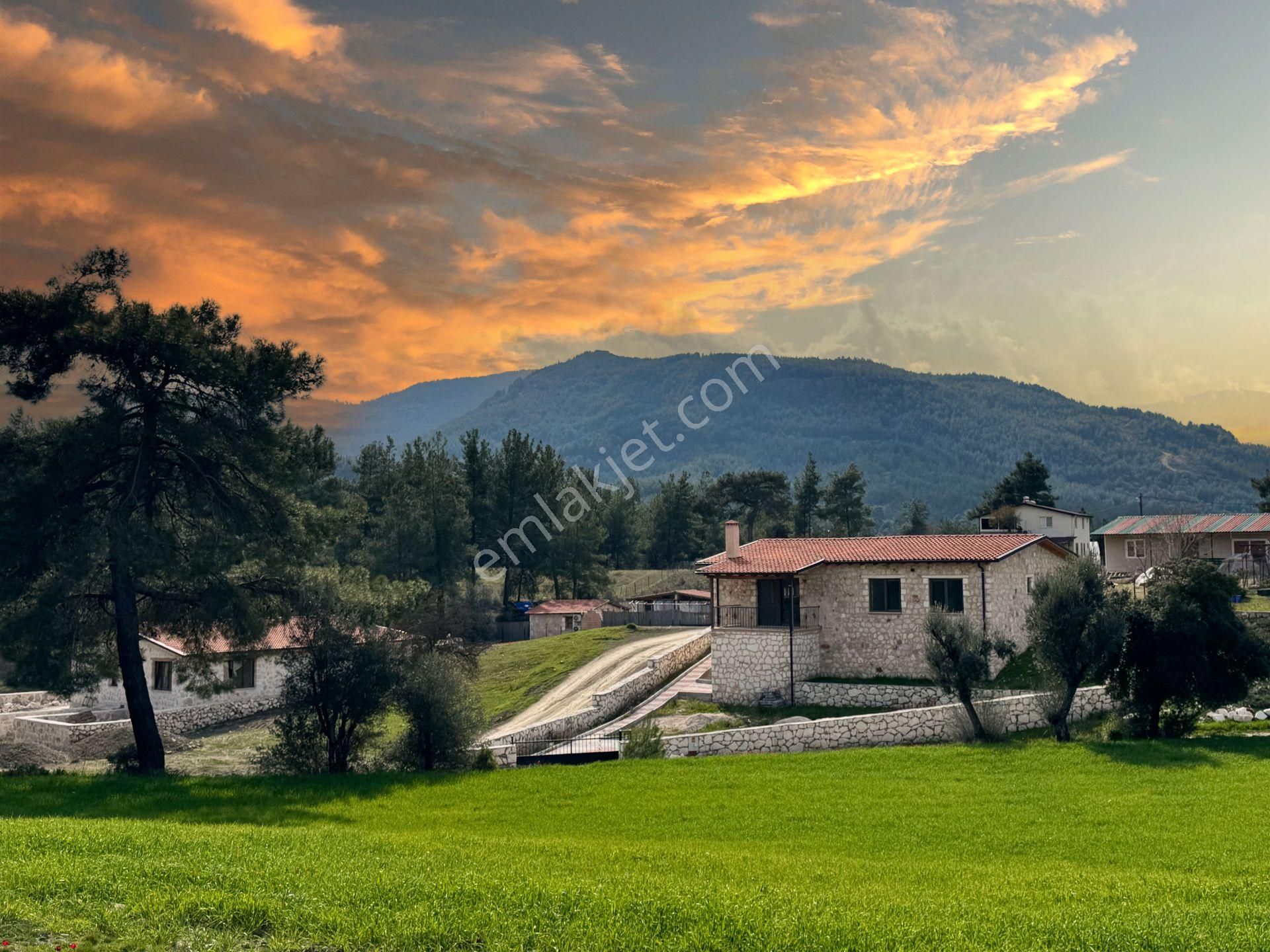 Kaş Uğrar Satılık Tarla Viga Emlak'tan Kaş Uğrar Köyünde Müstakil Ev