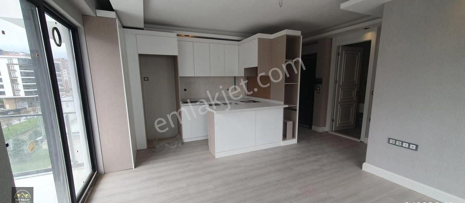 Atakum Çobanlı Tramvay Durağına Cephe Lüks Satılık 1+1 Daireler