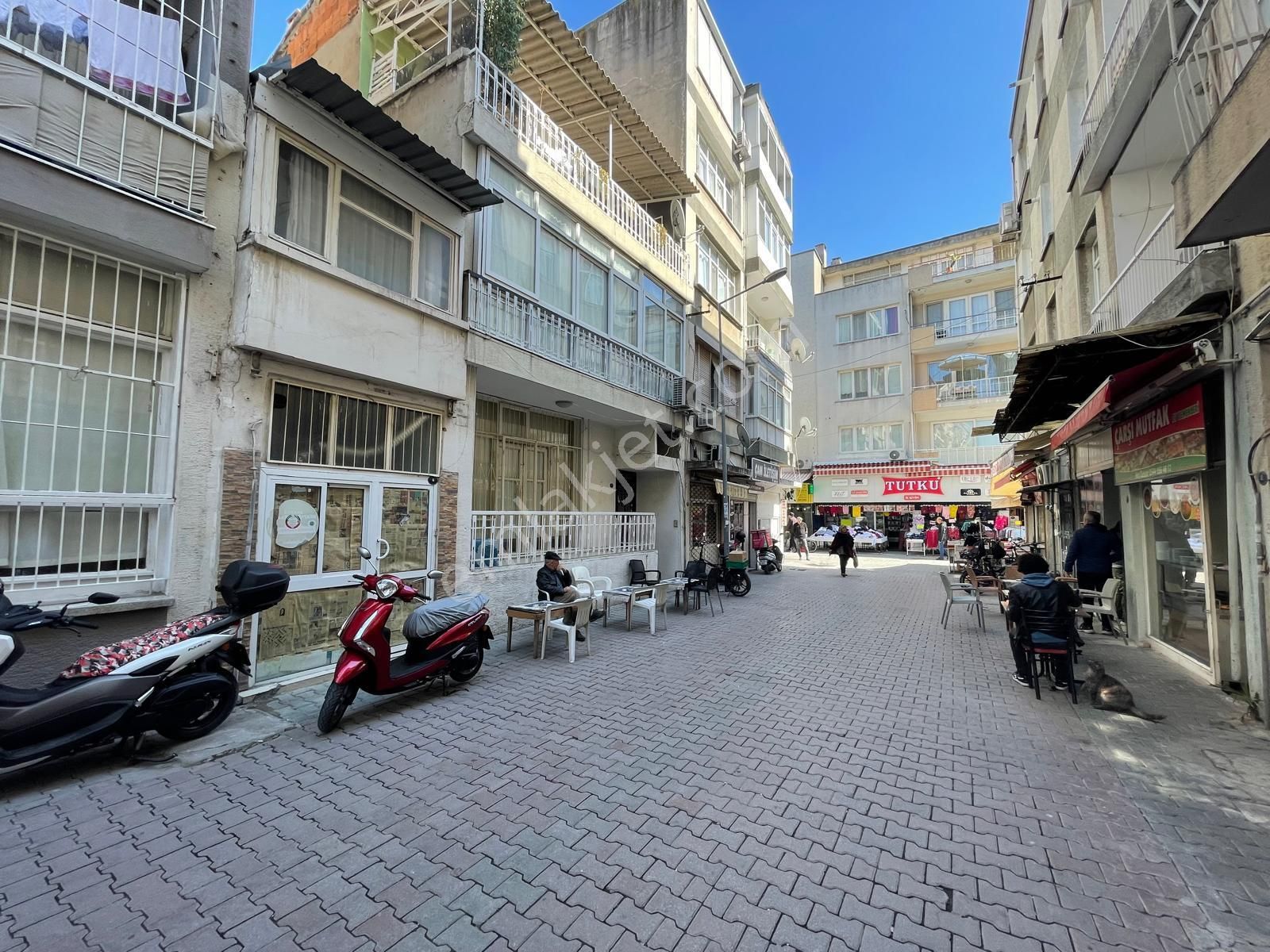 Karşıyaka Çarşıda Yatırımlık Satılık Bina - Görsel 3