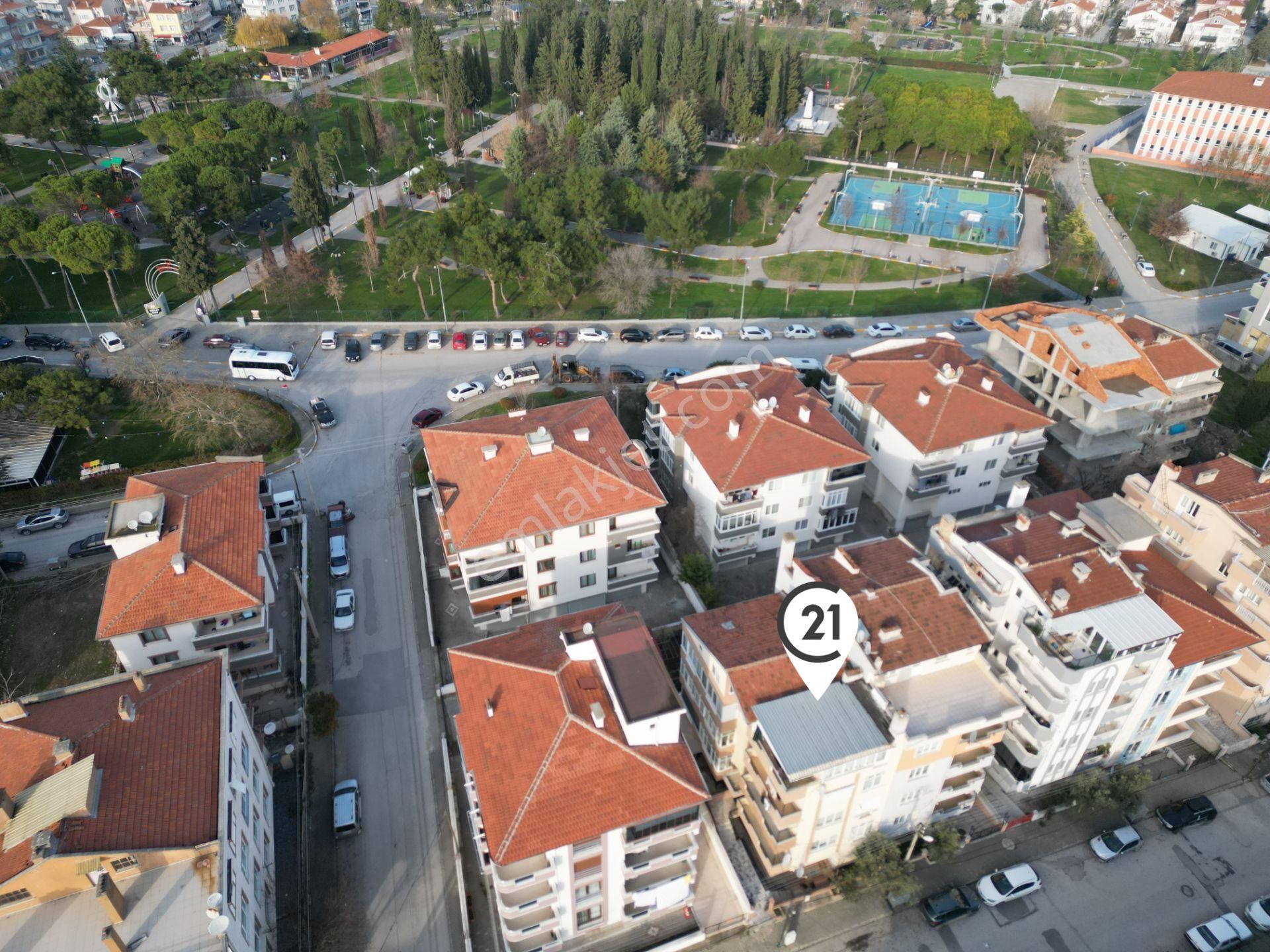 Karesi Atatürk Satılık Daire Century 21 Bal'dan Atatürk Mah.de 2+1 Bahçe Katı Satılık Daire