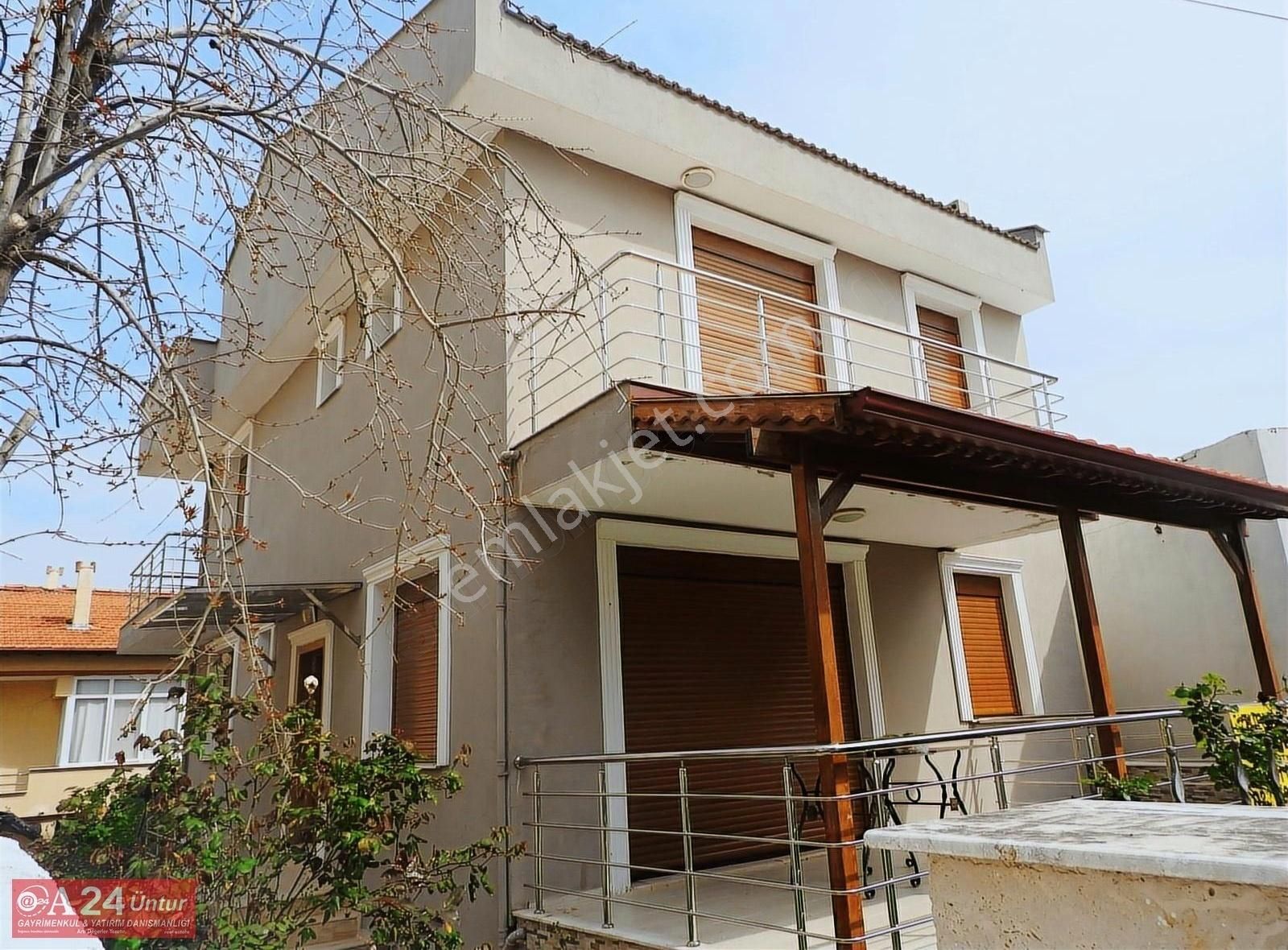 Urla M. Fevzi Çakmak Satılık Villa Urla Zeytinalanı Satılık 4+1 Deniz Manzaralı Geniş Bahçeli Villa