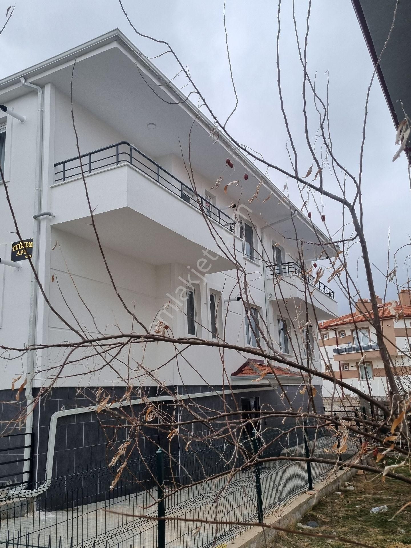 Karaman Merkez Gevher Hatun Kiralık Daire Hayat Emlaktan Hastane Karşısında 1+1 Oda Eşyalı Sıfır Apart Kiralıktır