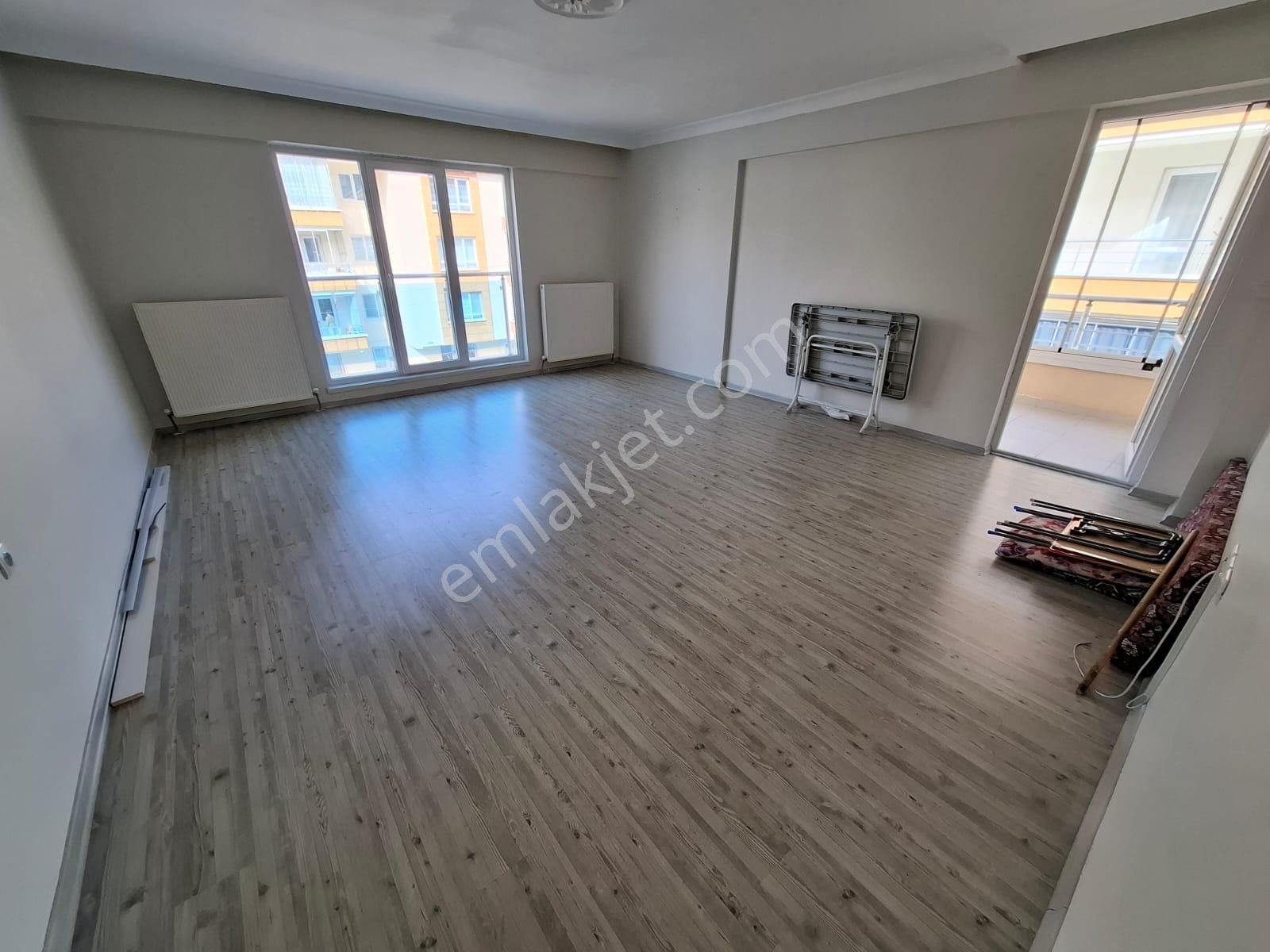 Altındağ Karapürçek Kiralık Daire Altındağ - Karapürçek Mahallesinde Ön Cephe, Ara Katta Kiralık Daire !!!