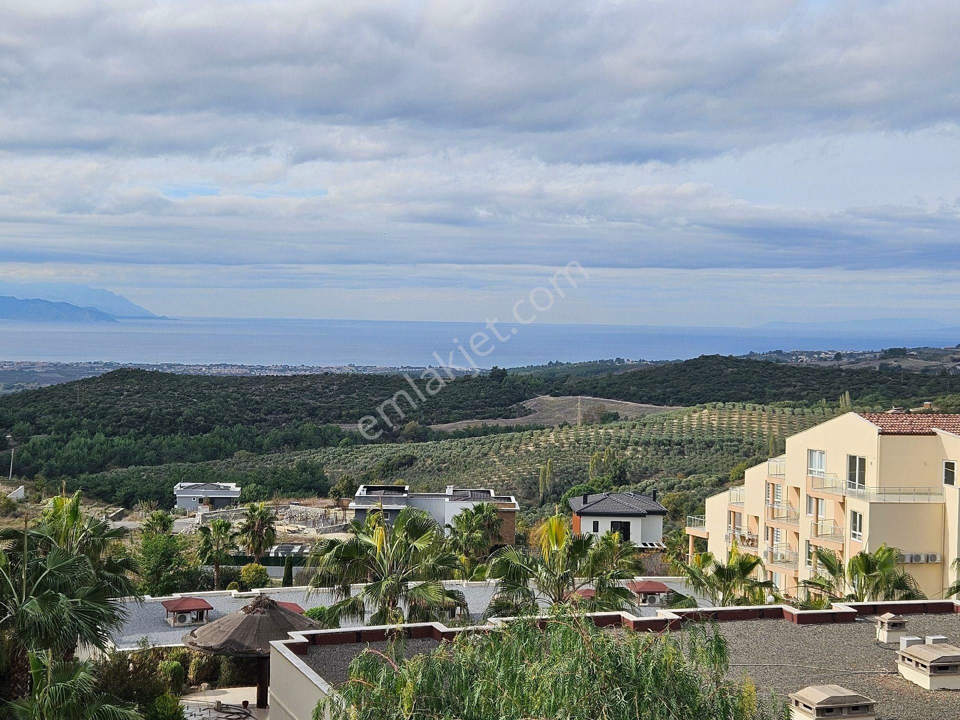 Kuşadası Golf Resort'te Satılık 3+1