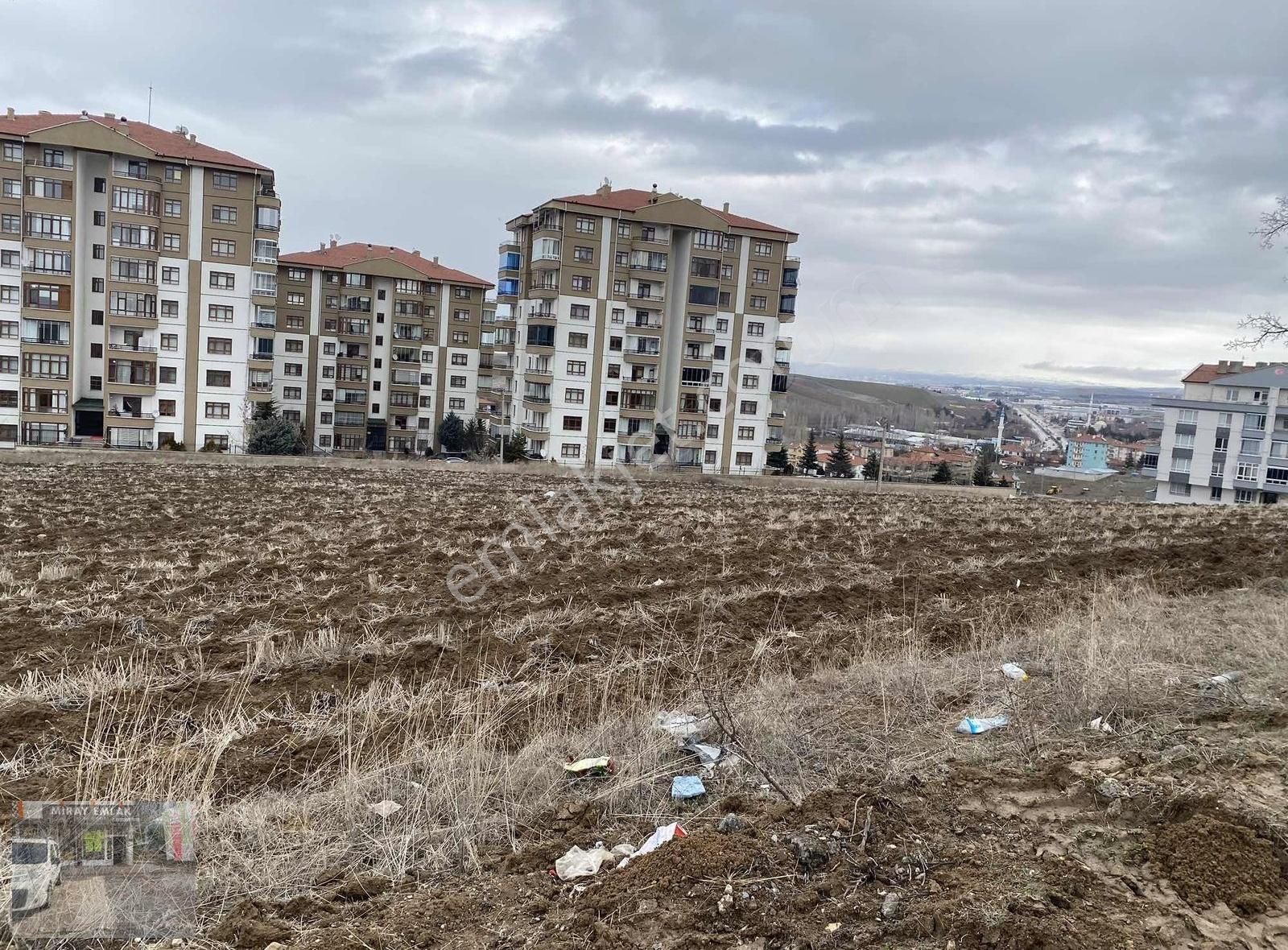 Pursaklar Altınova Satılık Konut İmarlı ***binaların Yakınında Bi Daire Getirili 220 Metre***