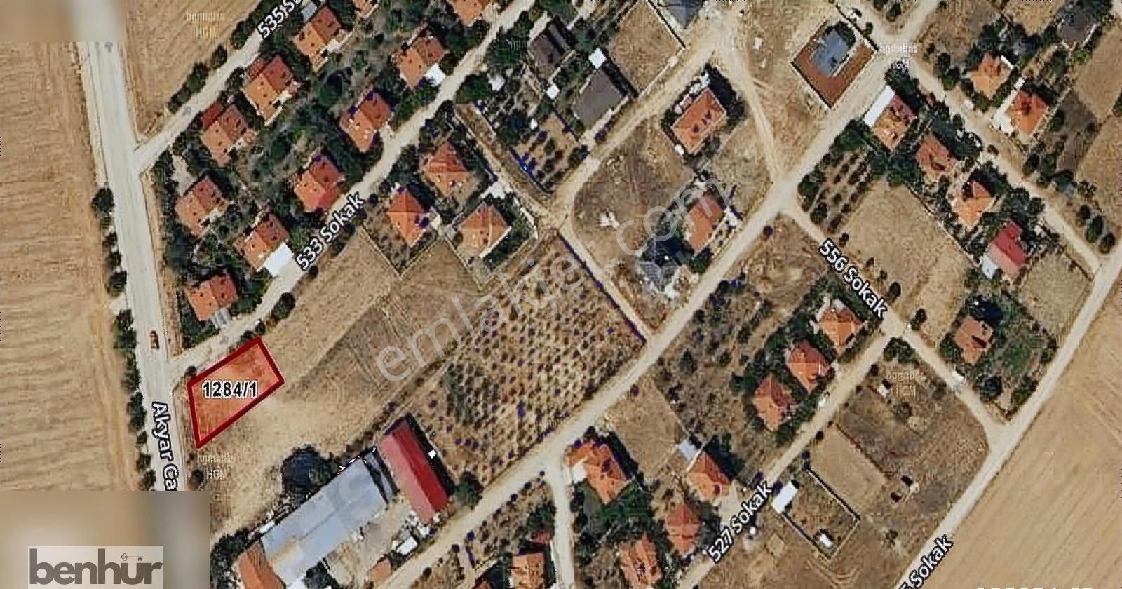 Korkuteli Uzunoluk Satılık Konut İmarlı Korkuteli Uzunoluk'ta, Yola Cephe, İmarlı, Satılık 520m2 Arsa