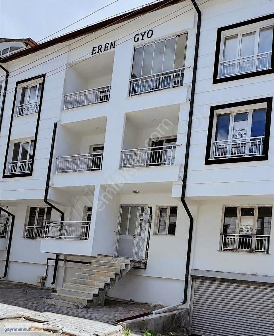 Sivas Merkez Yeni Kiralık Daire Gayrimenkulbudur!! Çarşı Merkezde 2+1 Teras Kat Kiralık Daire