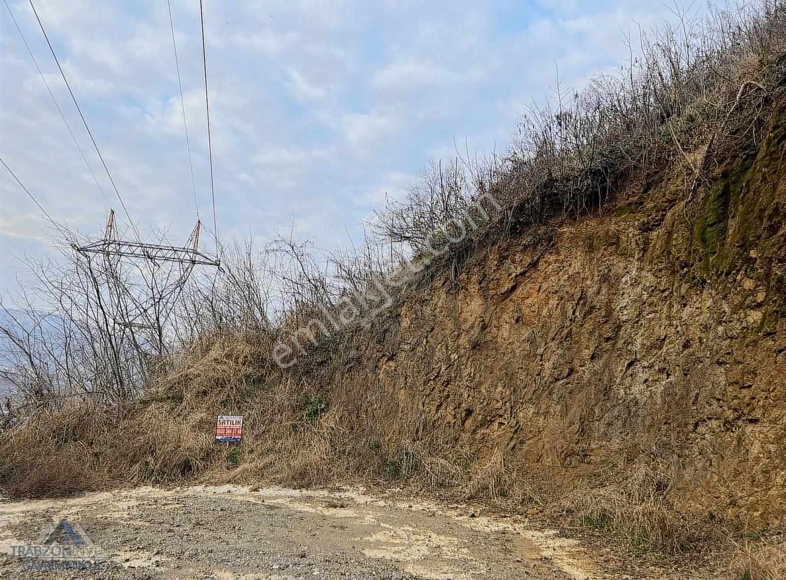 Ortahisar Yeşilova Satılık Tarla Trabzon Ortahisar Yeşilova'da Satılık Arazi