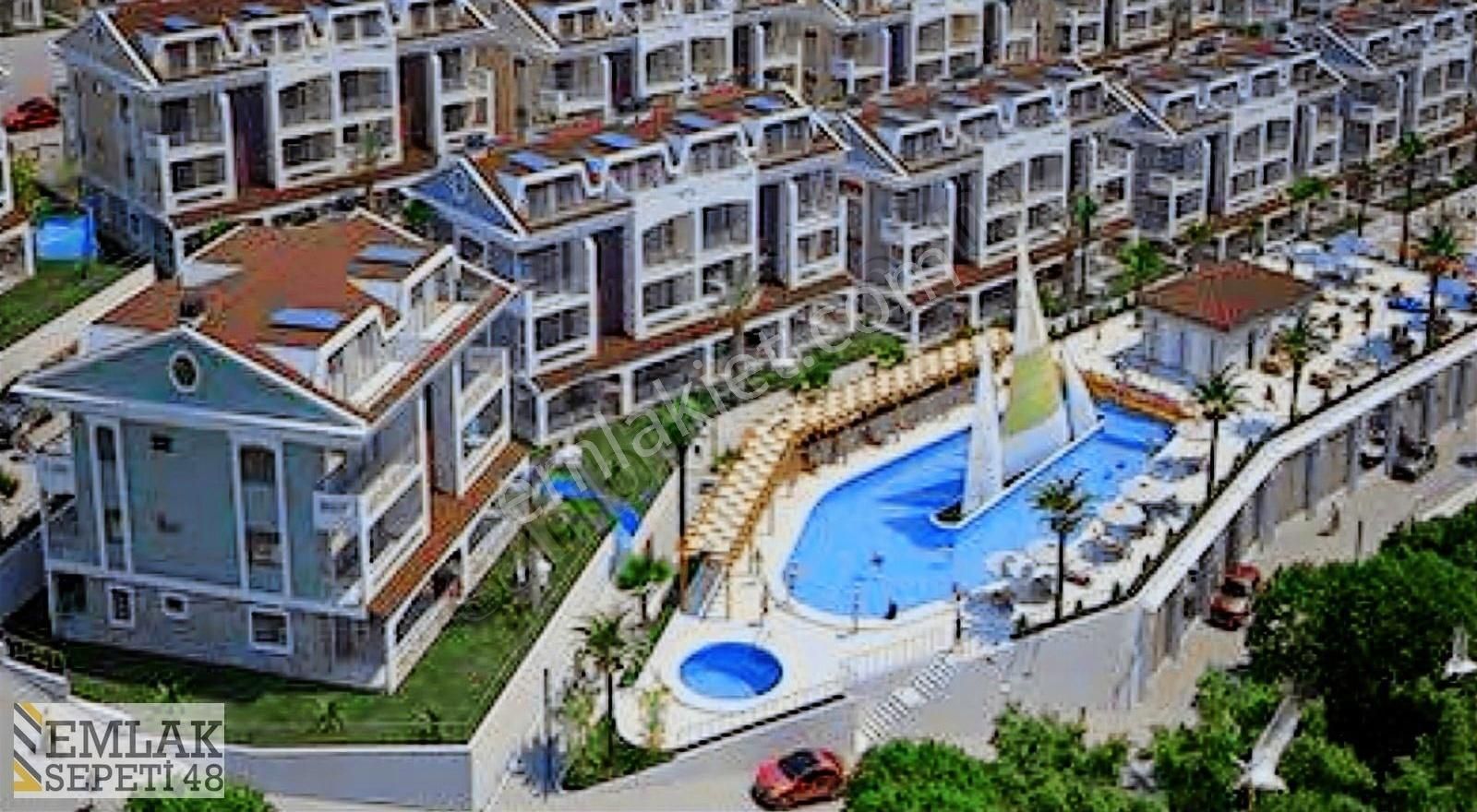 Marmaris Beldibi Satılık Daire Yaşamkent Sitesinde Deniz Manzaralı 3+1 Çatı Dubleks Daire .