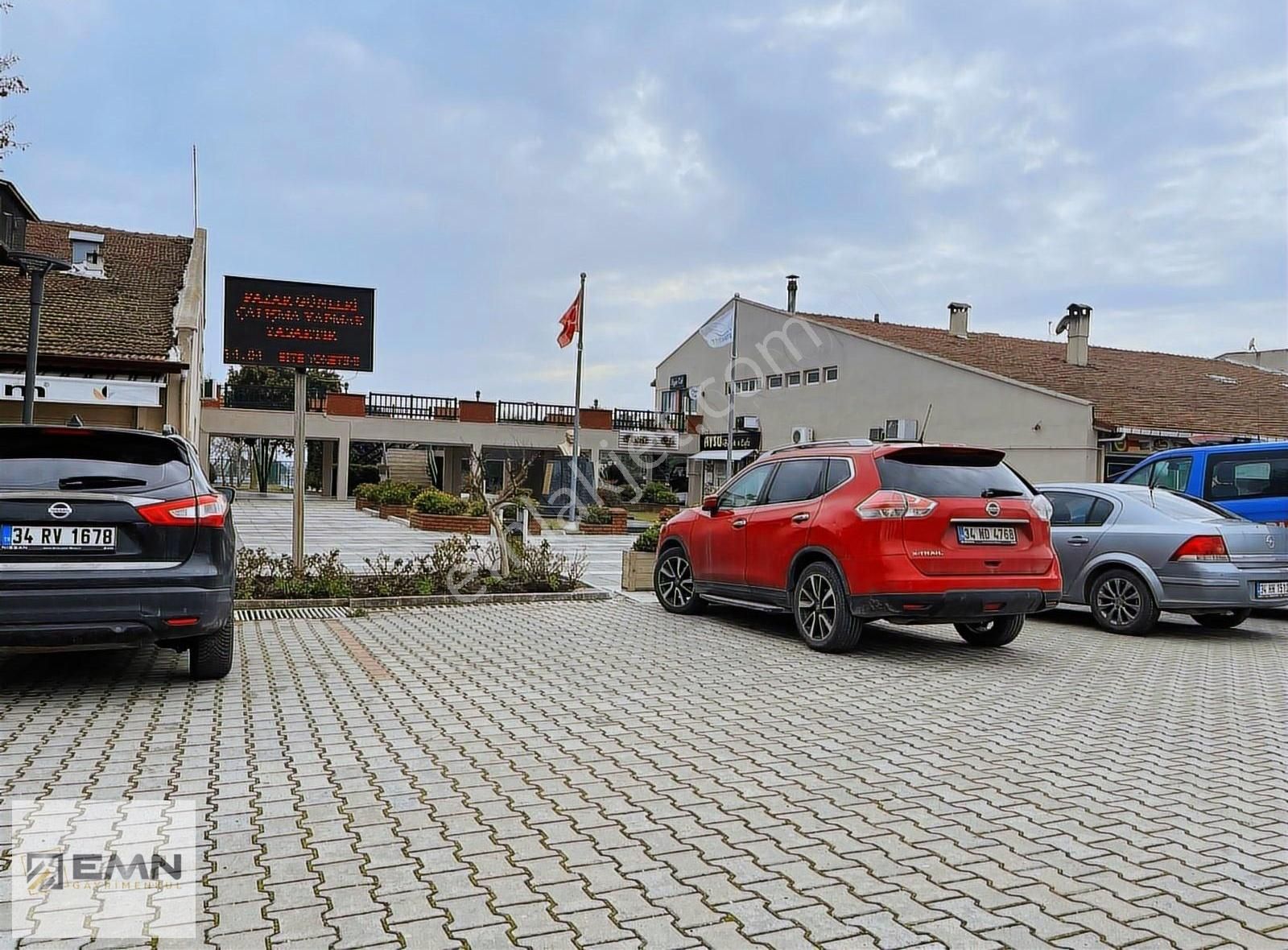 Silivri Semizkumlar Satılık Villa Silivri Marmara Uyumkent Sitesinde Bakımlı Villa