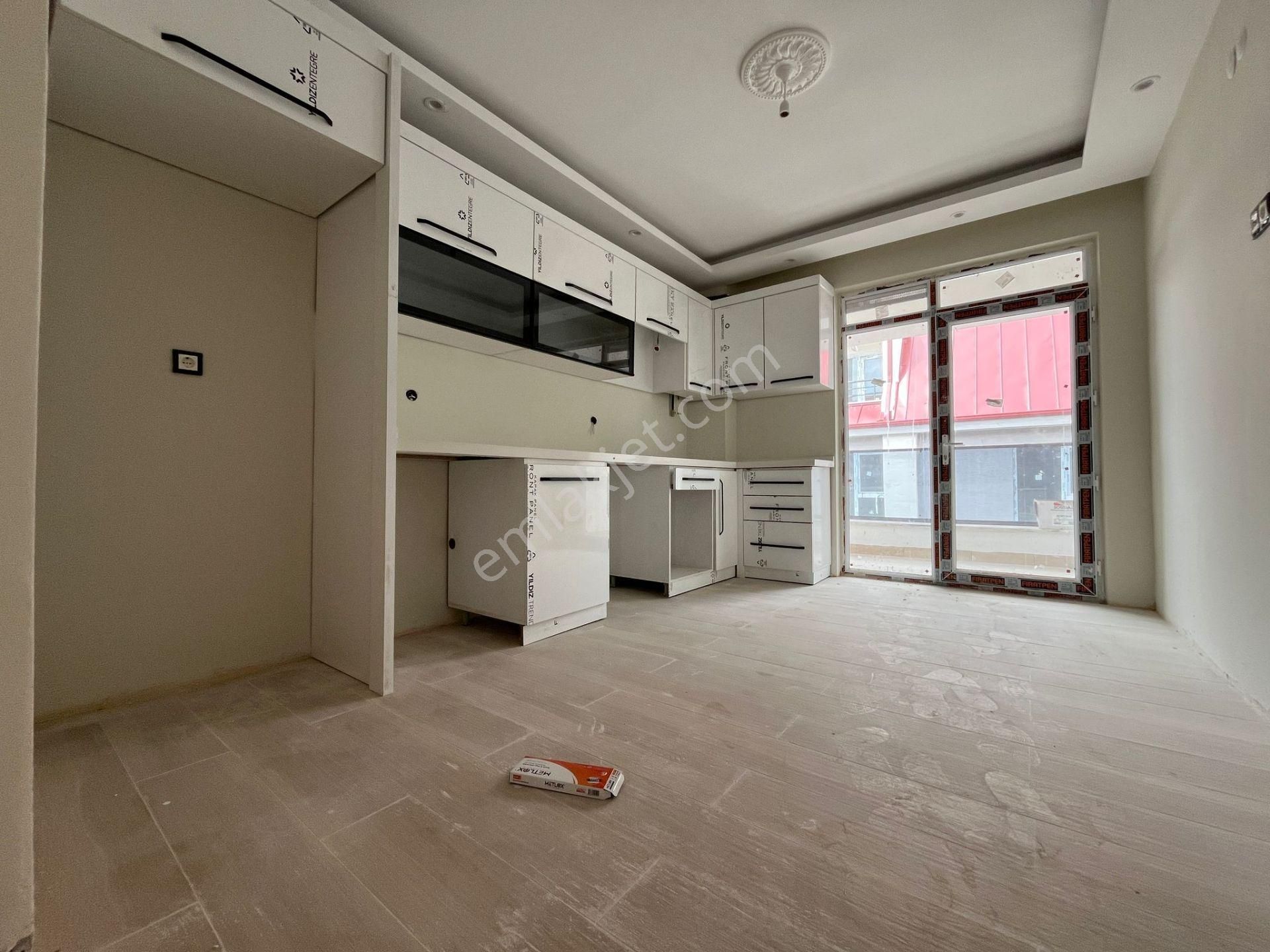 Esentepe Mh E.banyolu, Giyinme Odalı Lüx Satılık 2+1 Daire Bs/33