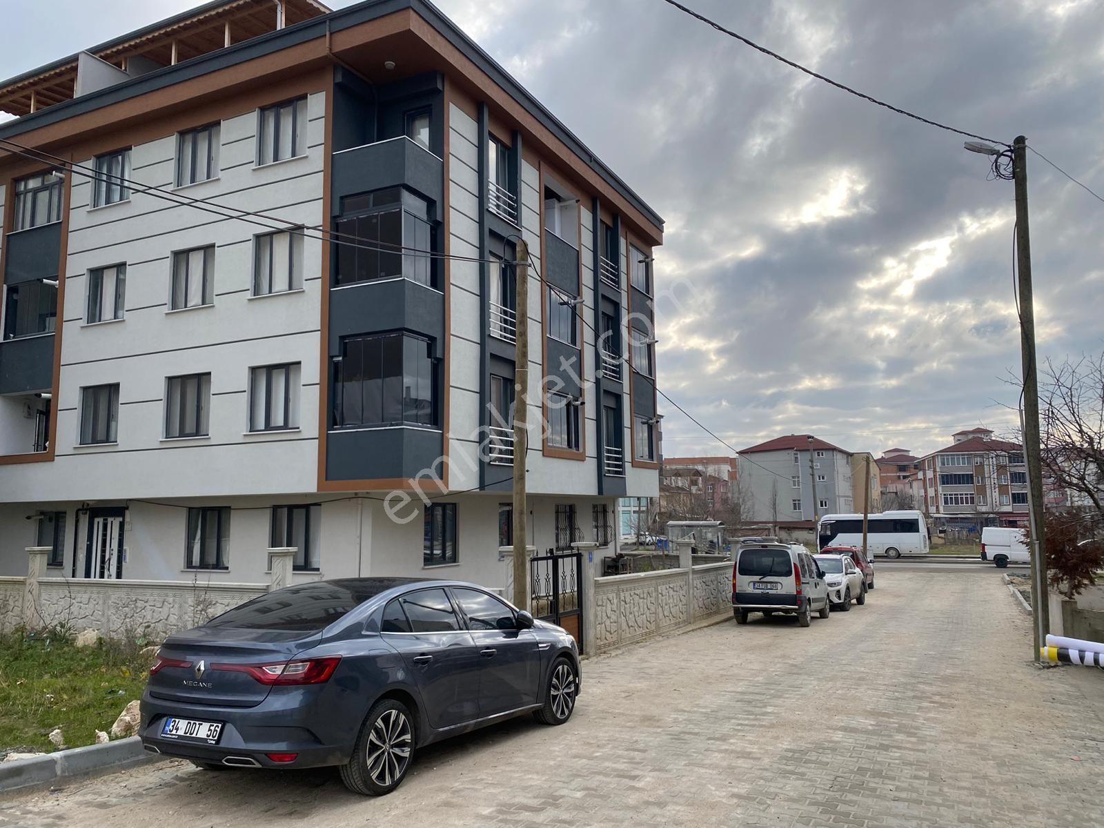 Kapaklı Cumhuriyet Satılık Daire Sahibinden 3+1 Dubleks, 3 Wc-2 Mutfak-balkon+teras (açıklama !)