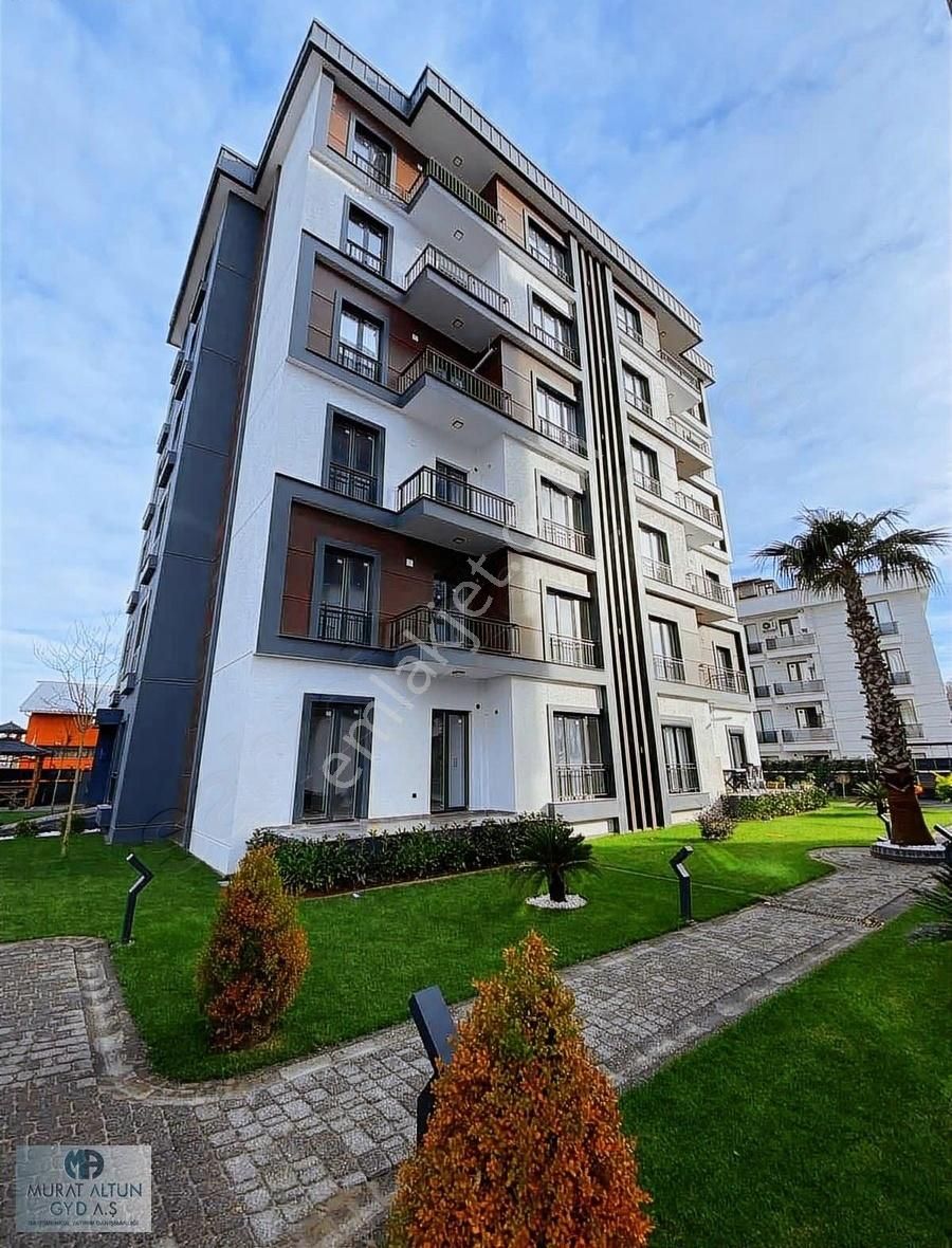 Çekmeköy Alemdağ Satılık Daire Alemdağda 2 Bloklu Site İçerisinde Satılık Arakat 2+1 101m2