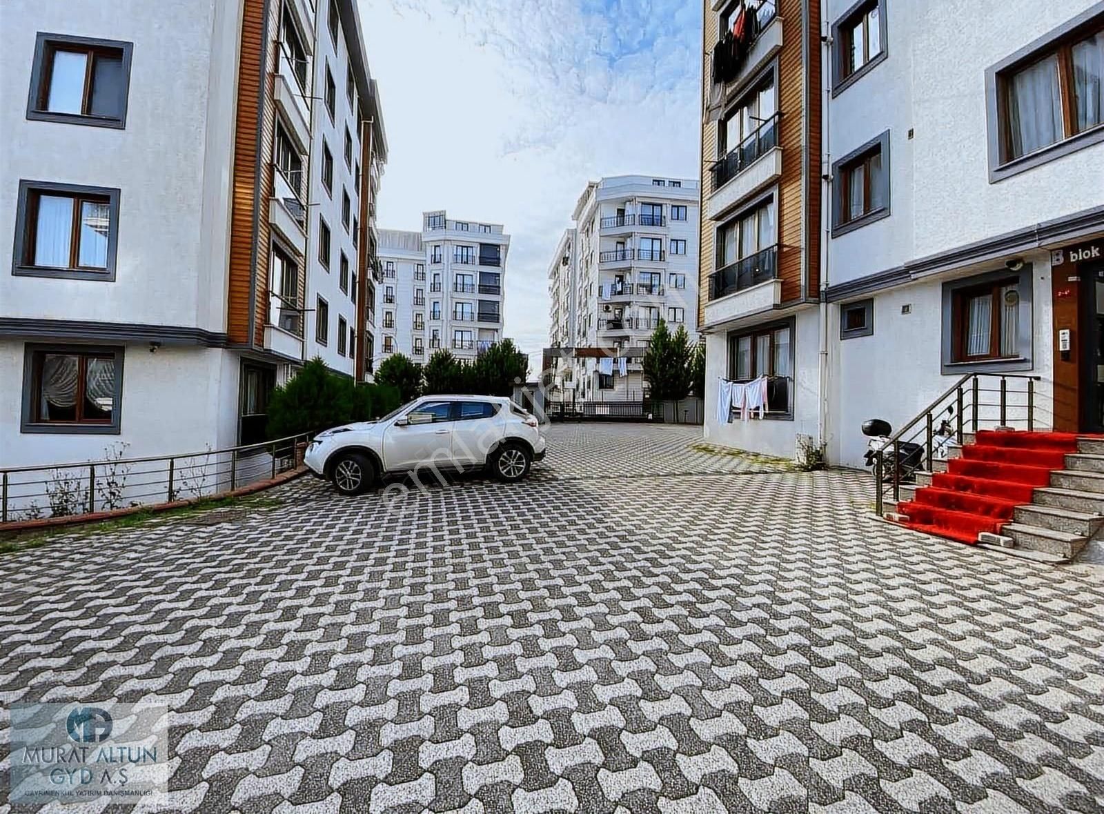 Çekmeköy Alemdağ Satılık Daire Alemdağda Sitede Sınırsız Kredili 2+1 95m2 Satılık Arakat Daire